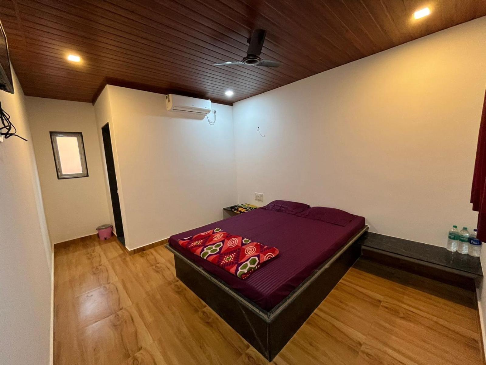 Hemprabha Bed & Breakfast, Ratnagiri view 4