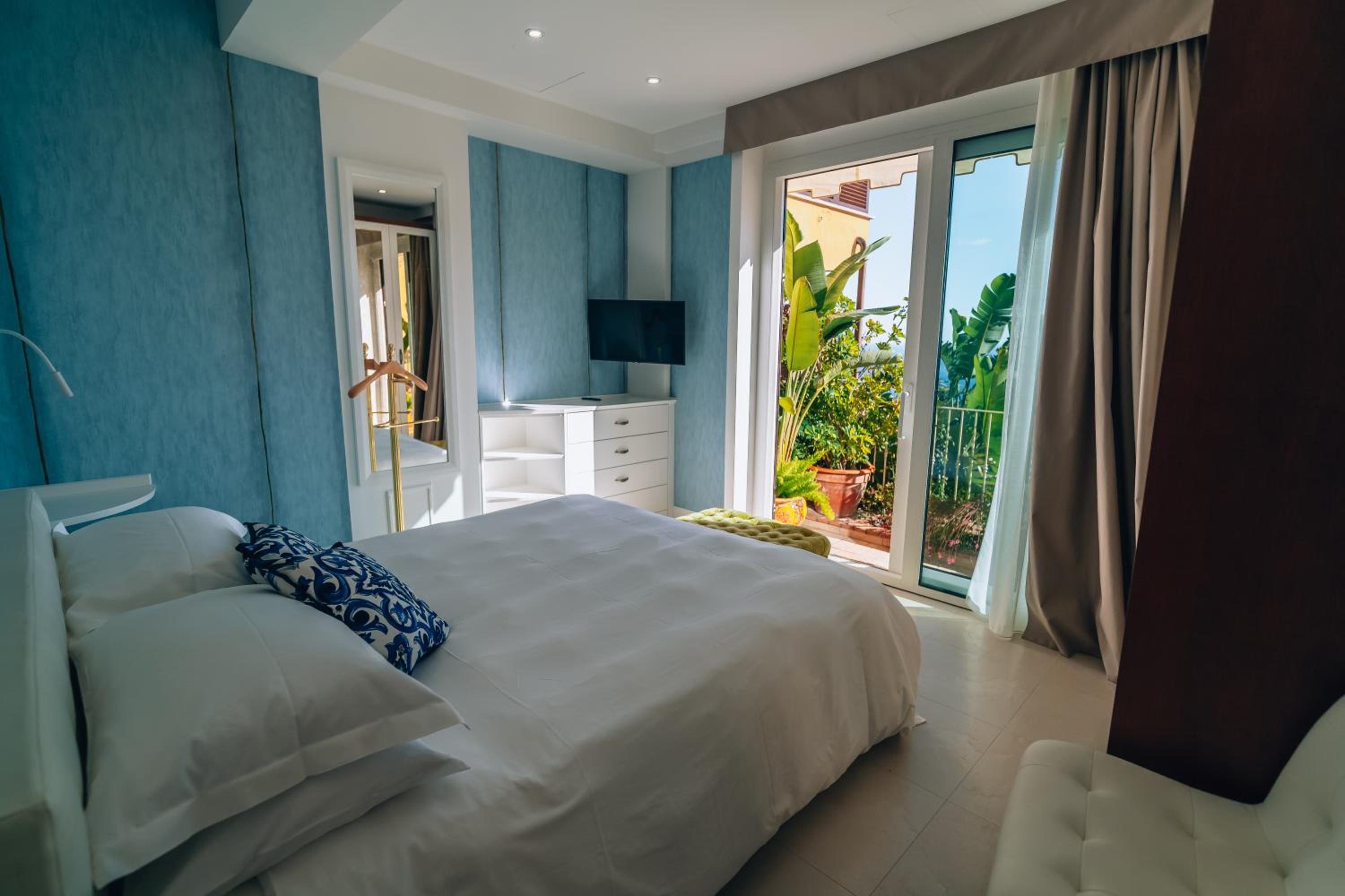 Taormina Sunrise photo 5