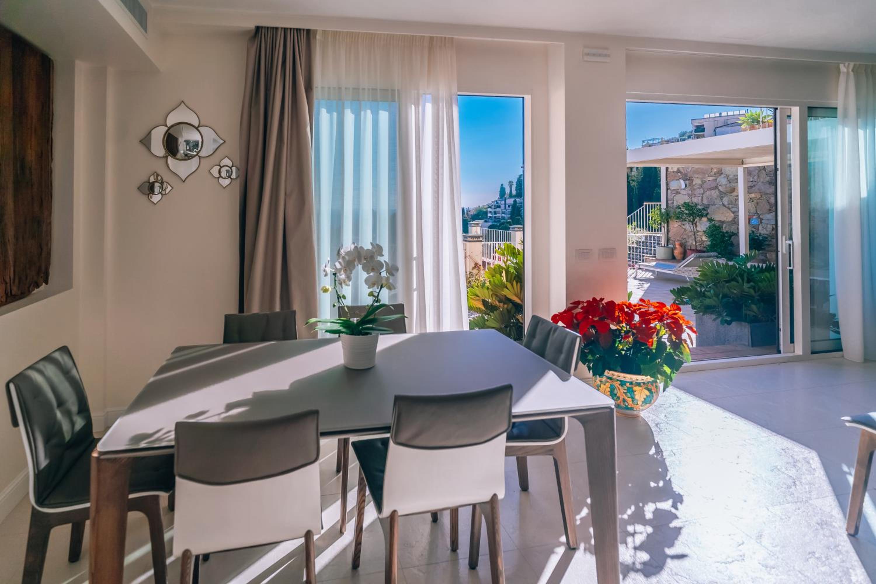 Taormina Sunrise photo 2