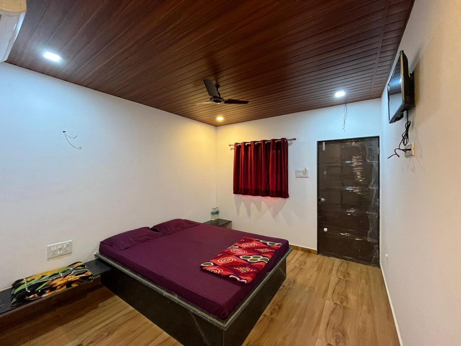 Hemprabha Bed & Breakfast, Ratnagiri view 3