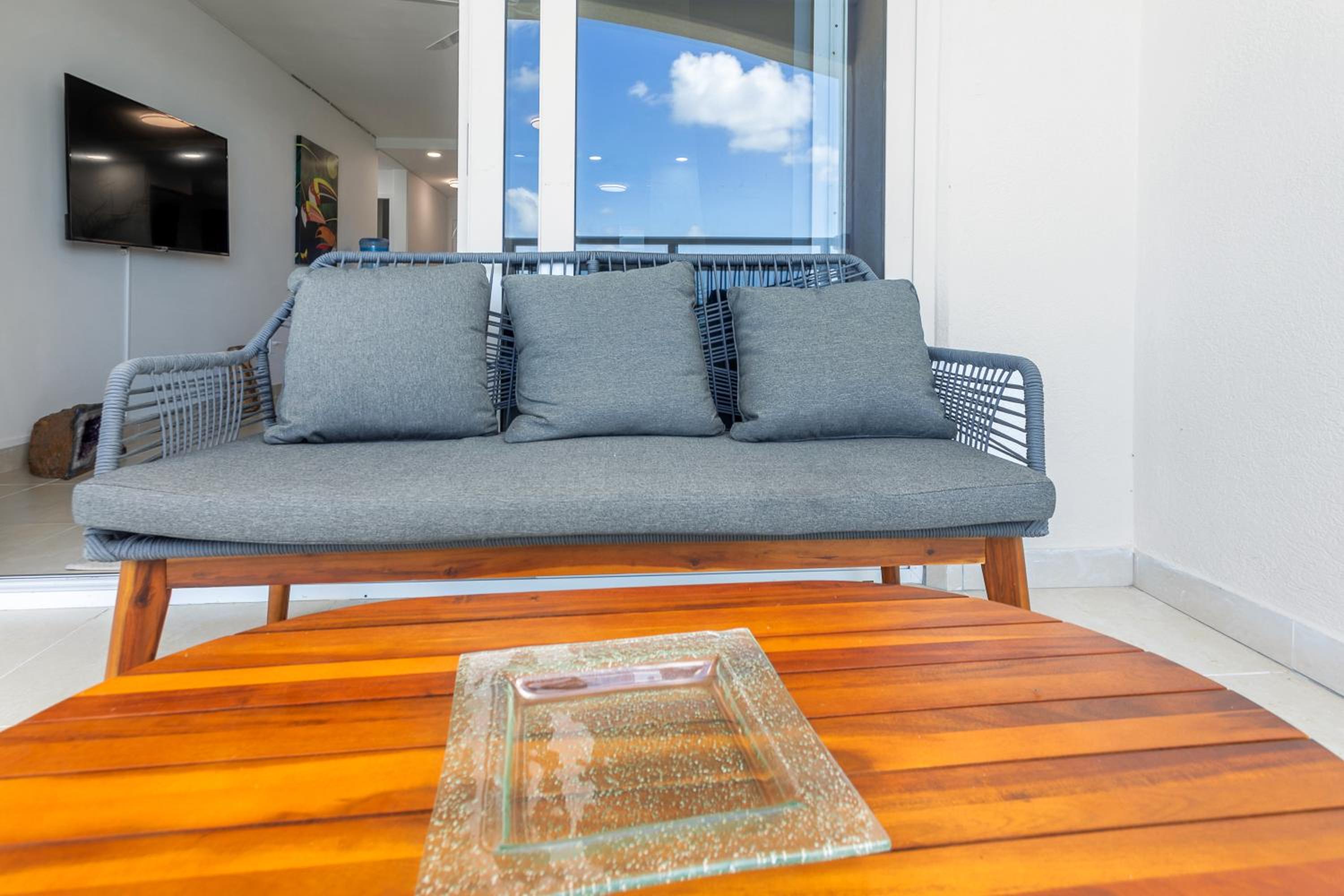 Maho Beach Elegant 1-BR Ocean View