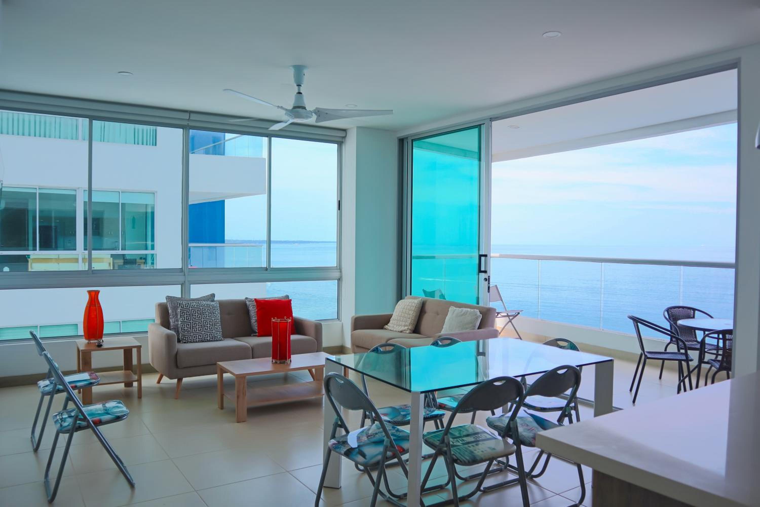 Hermoso Apartamento Frente al Mar 4 Habitaciones PAZ384