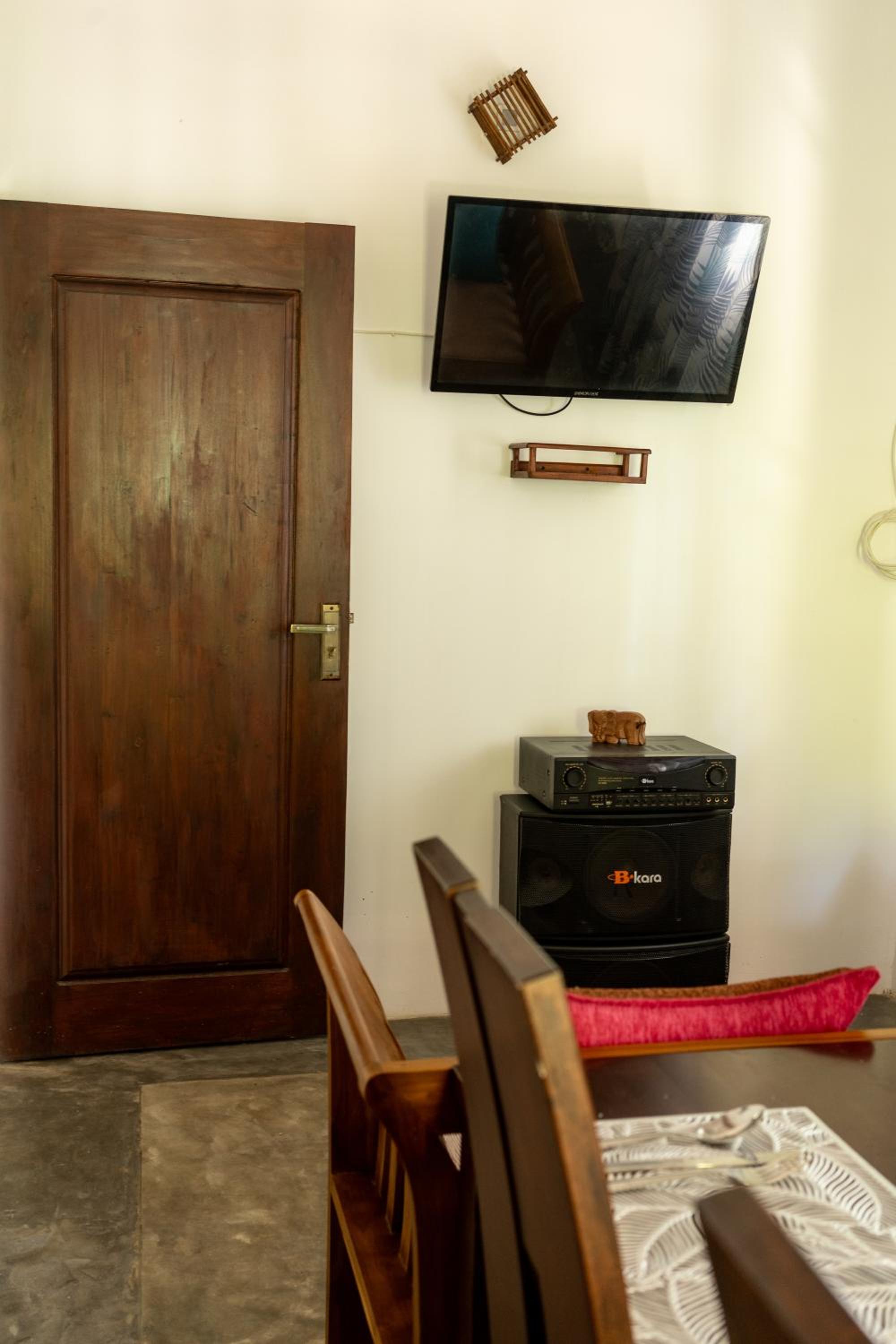Photo 11