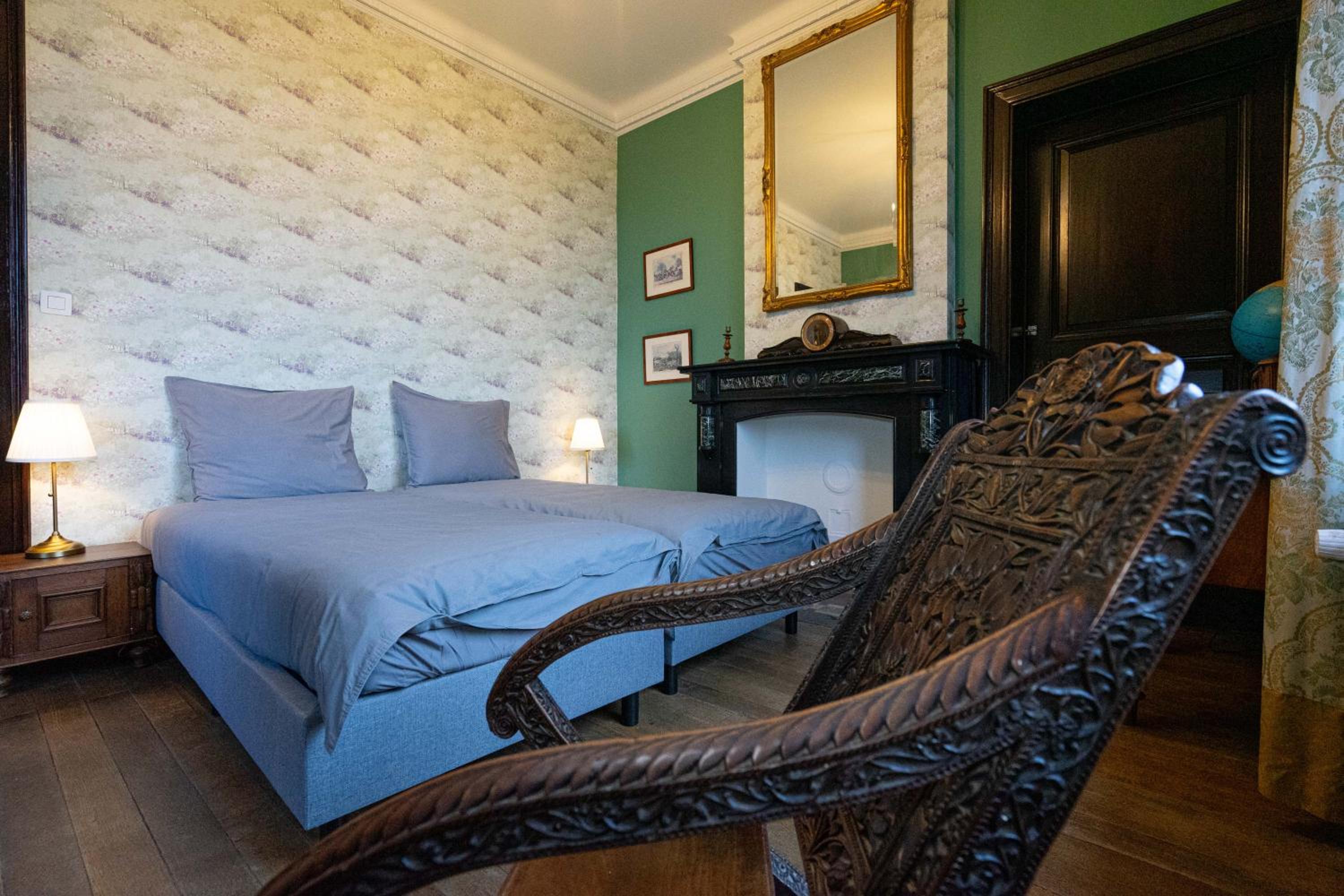 Château Constance, 19 personnes