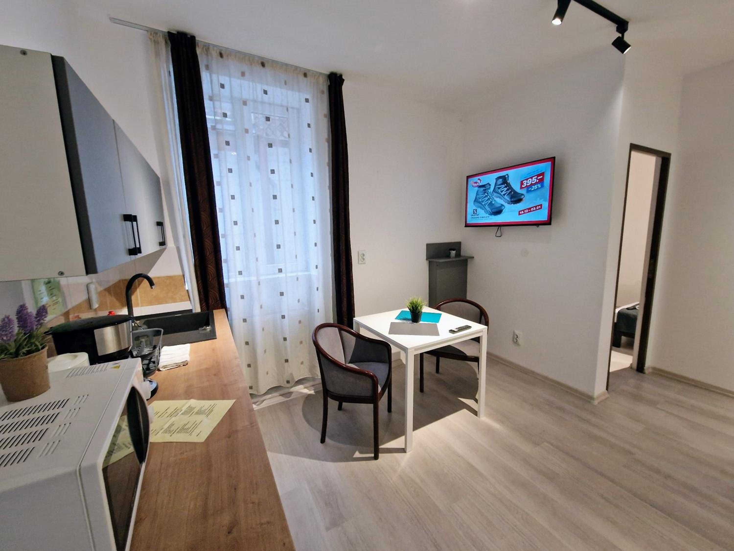 Main Square Apartments & More