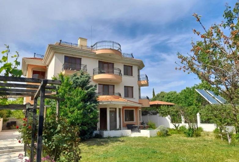 Villa B&B