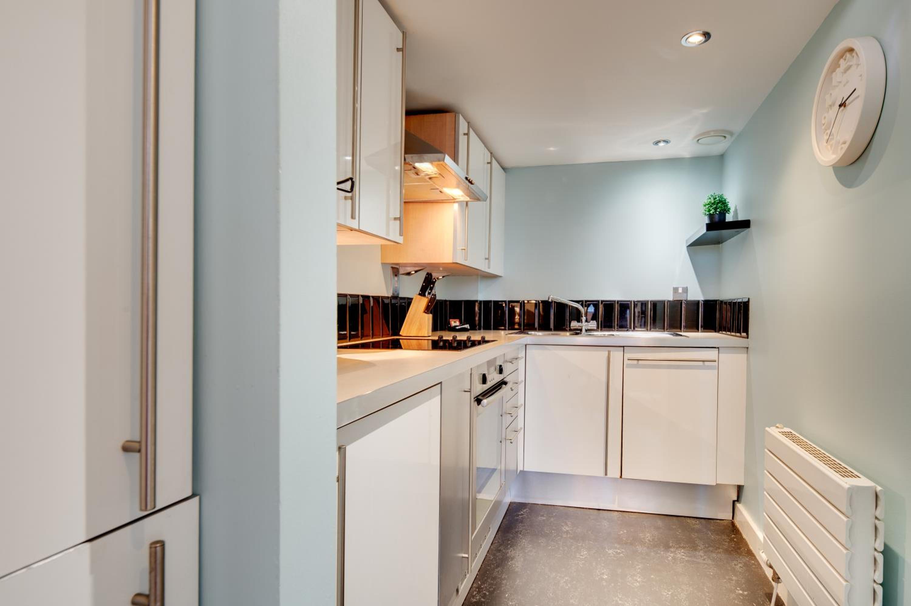 Crown Apartments - 1st Floor, 1 Bedroom