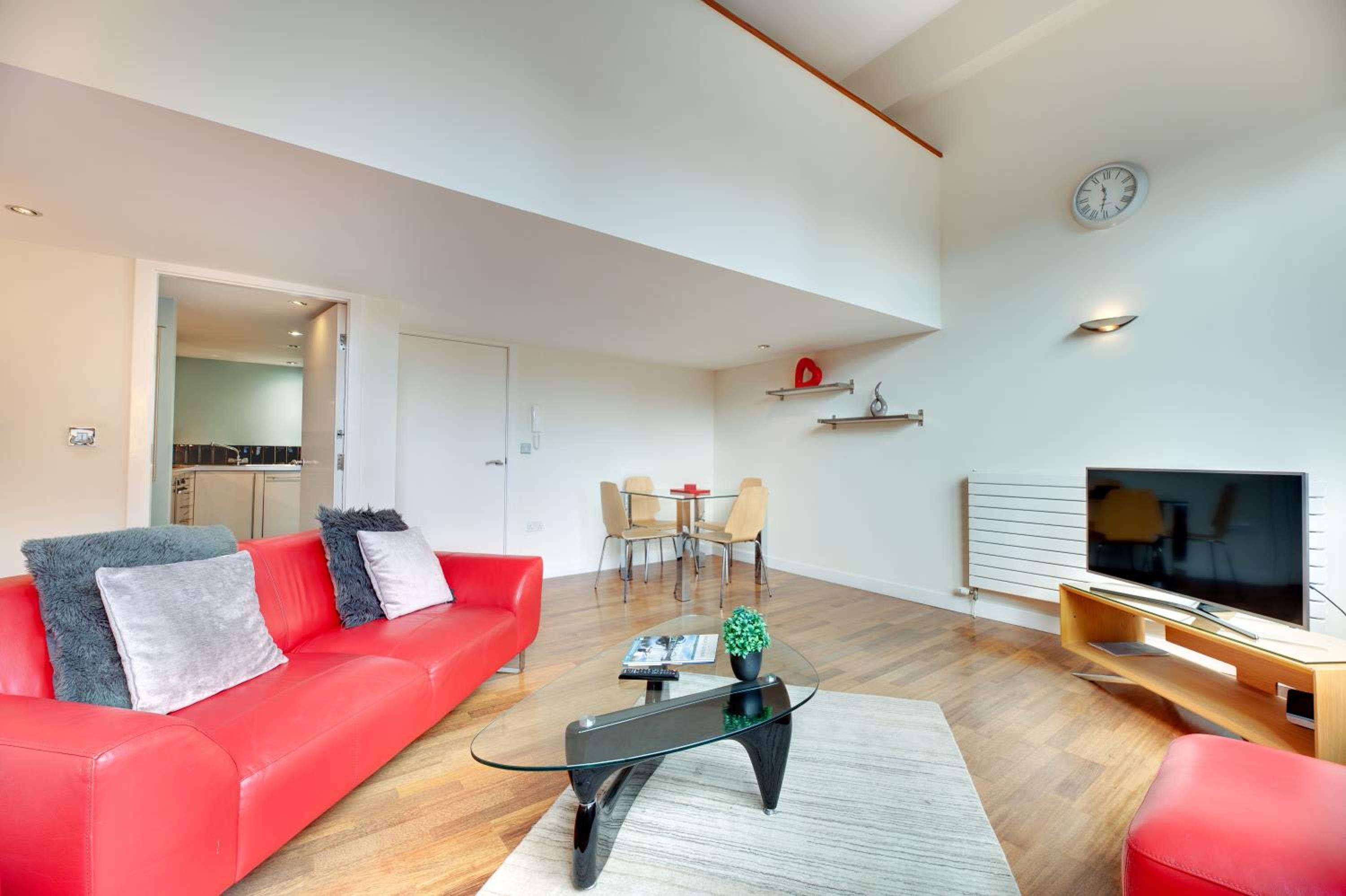 Crown Apartments - 1st Floor, 1 Bedroom