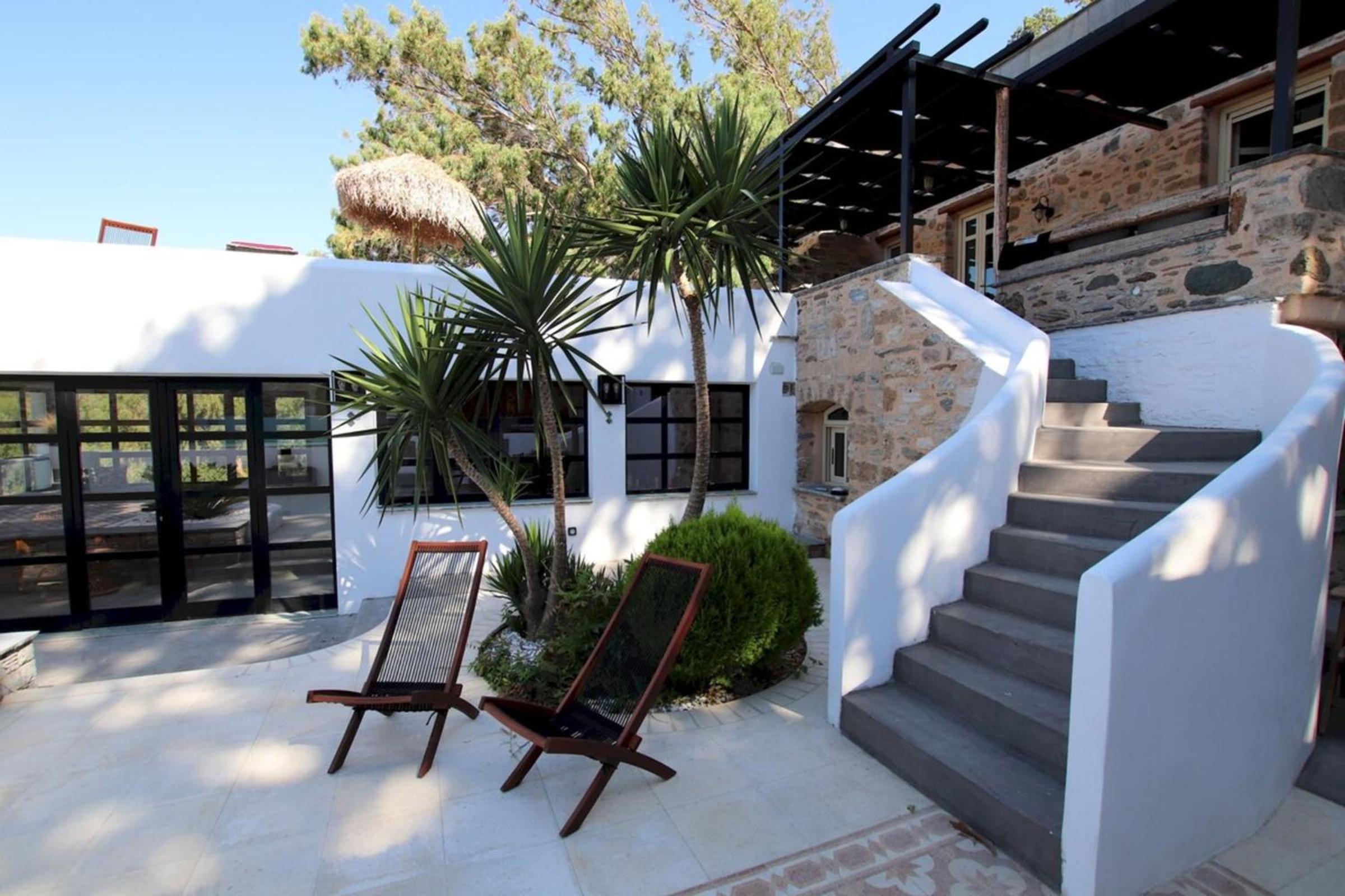 Villa Mahe Tennis Karystos island EVIA - B'Your Home