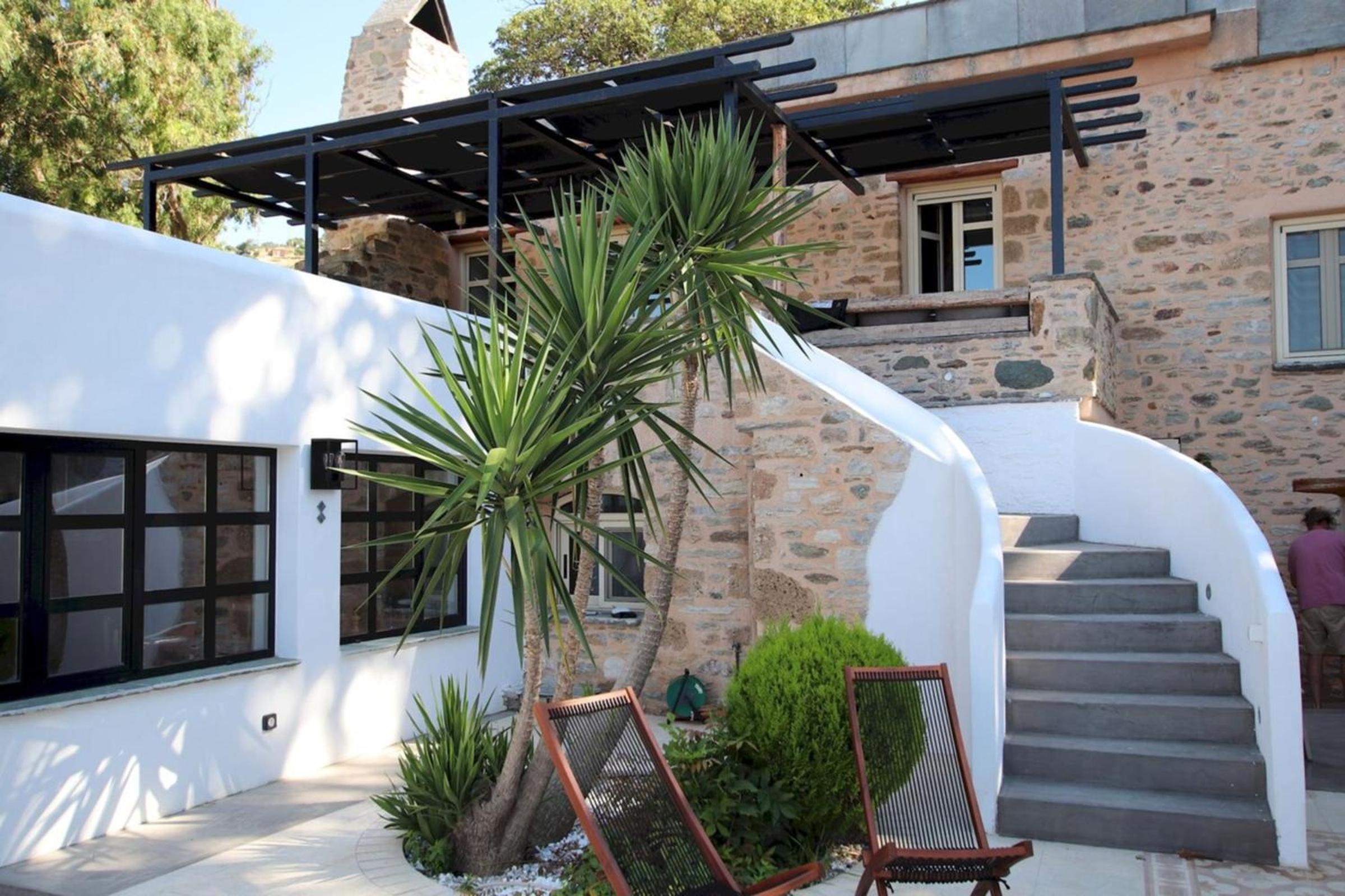 Villa Mahe Tennis Karystos island EVIA - B'Your Home