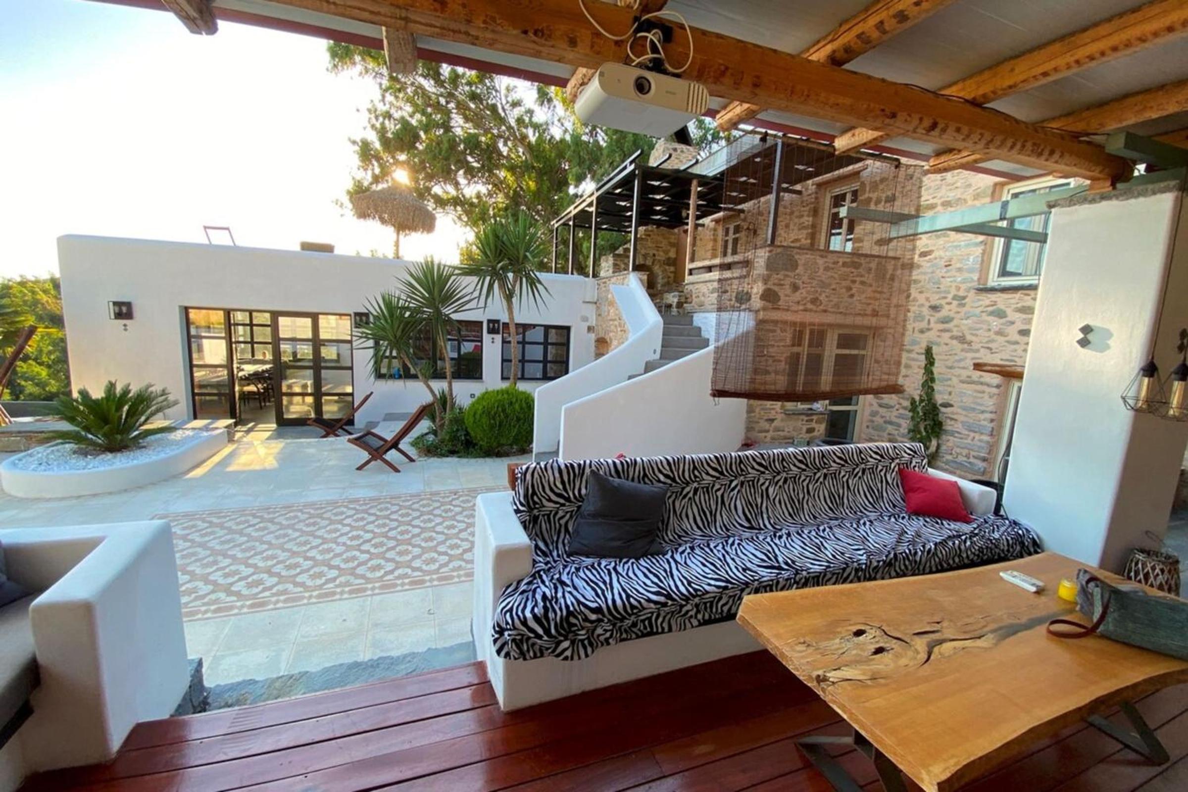 Villa Mahe Tennis Karystos island EVIA - B'Your Home