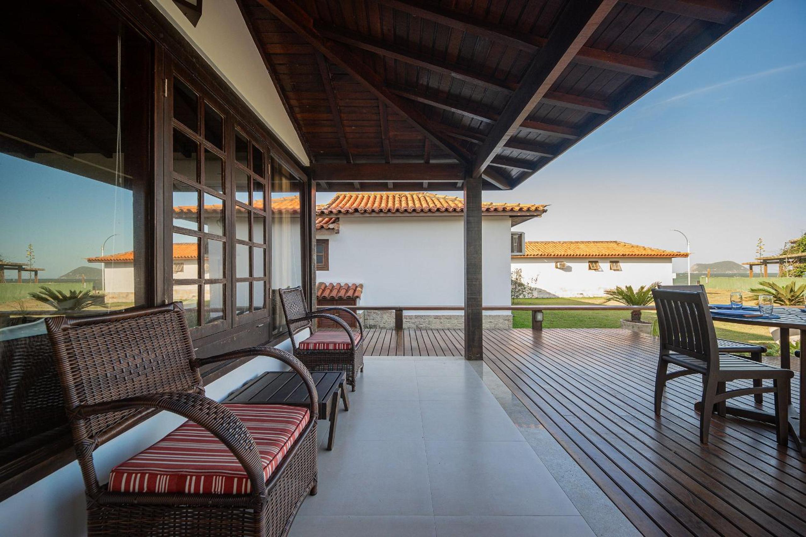 Bz60 House in a condominium right on the sand