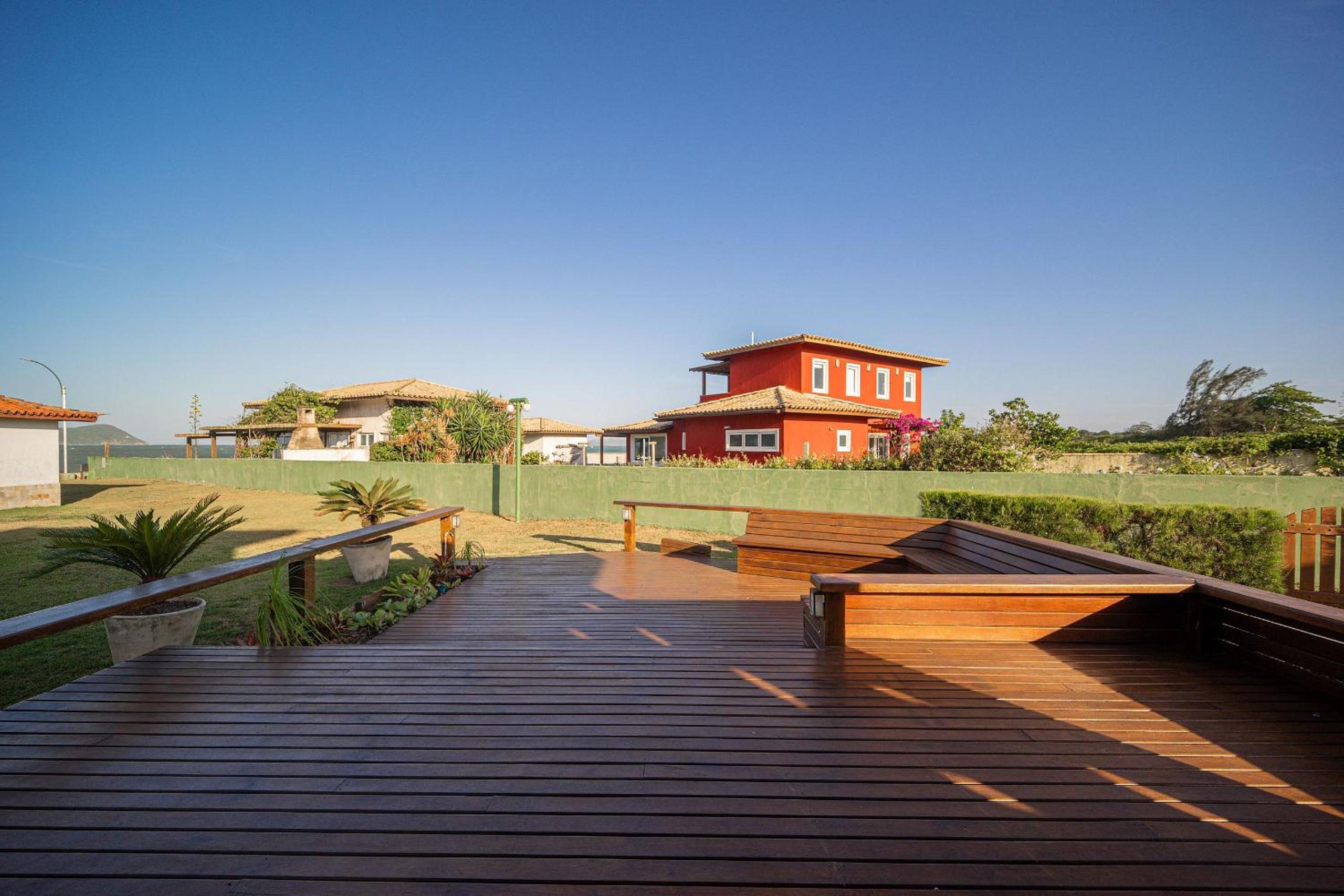 Bz60 House in a condominium right on the sand