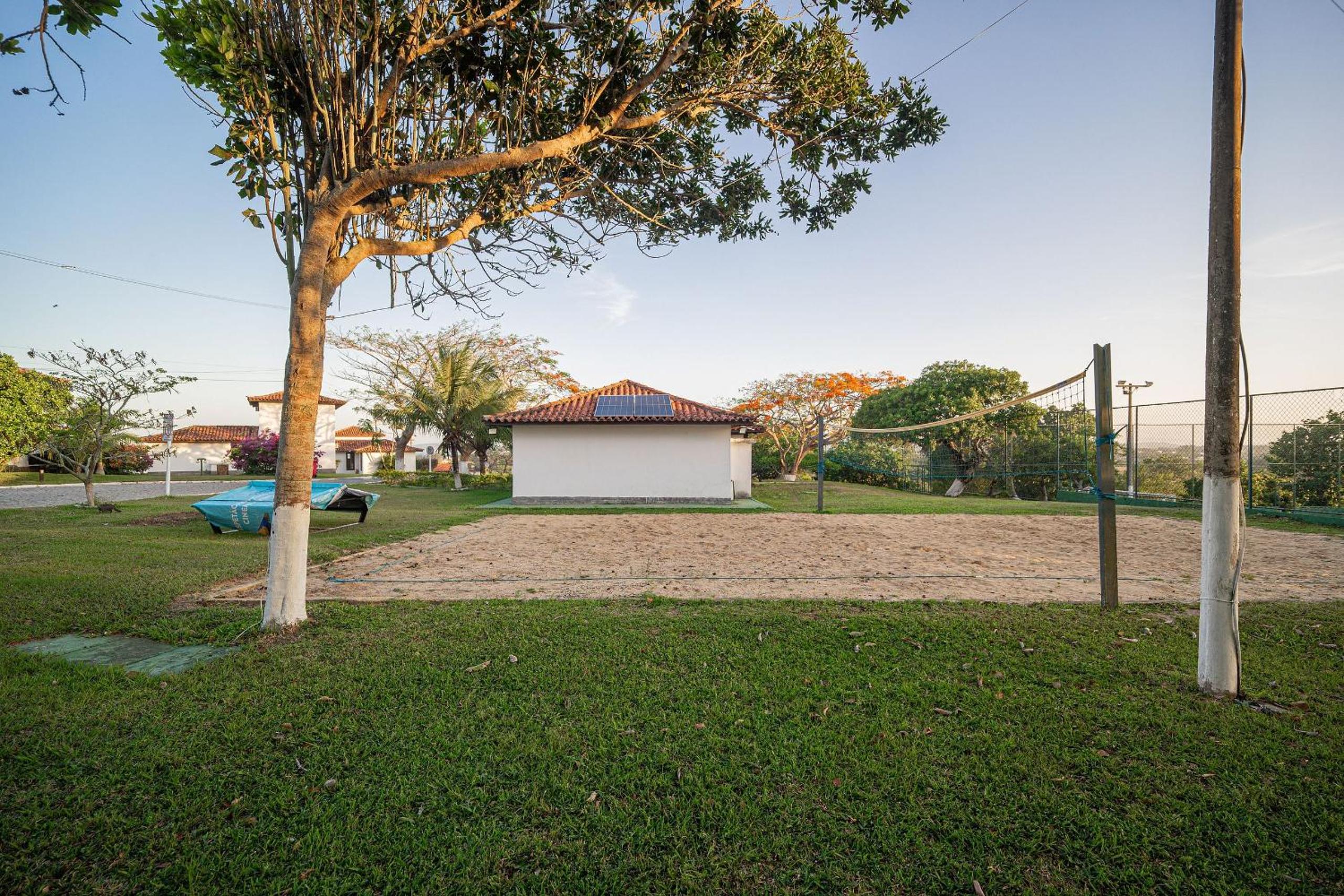 Bz60 House in a condominium right on the sand