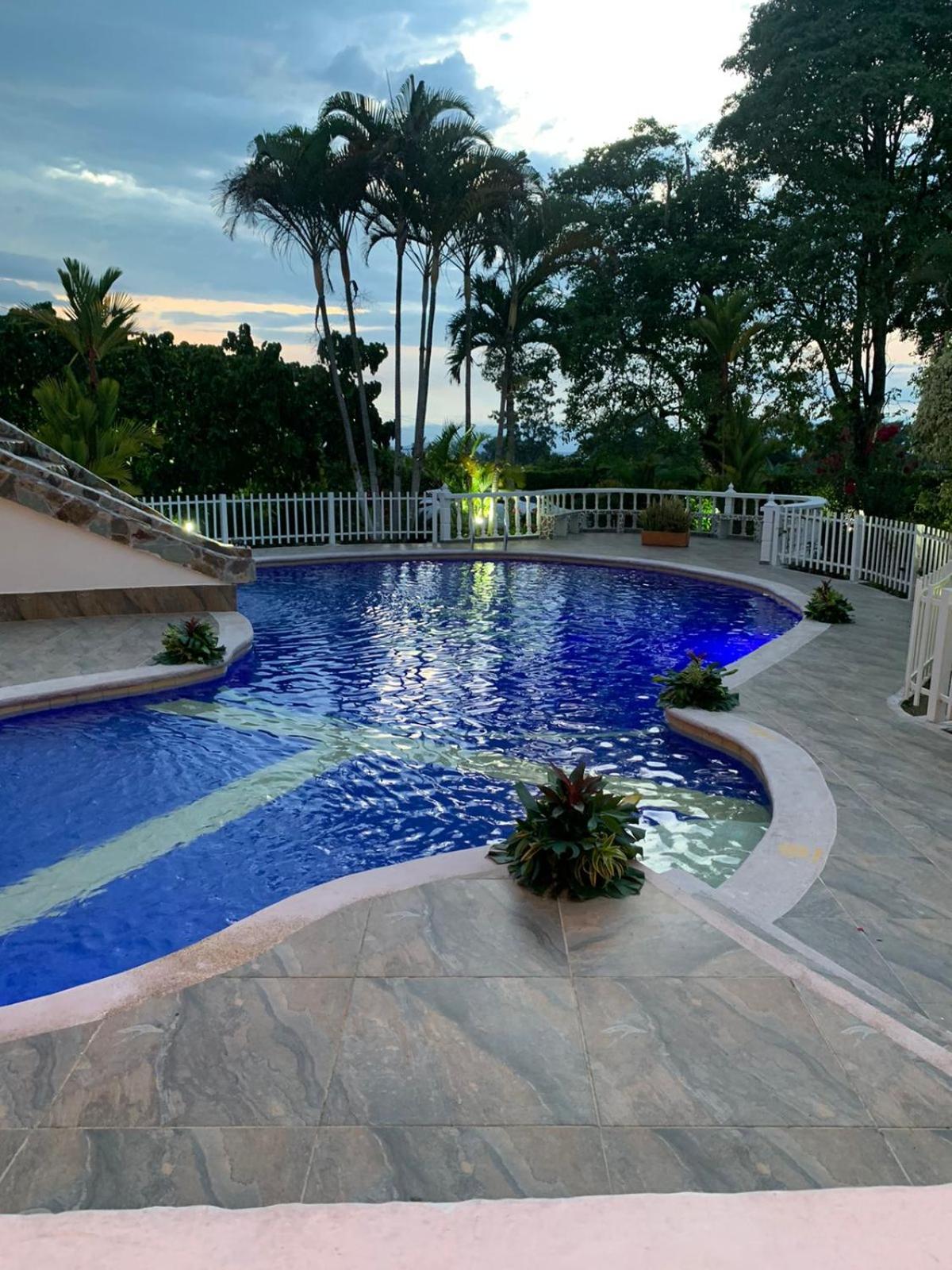 FINCA VILLA ESMERALDA