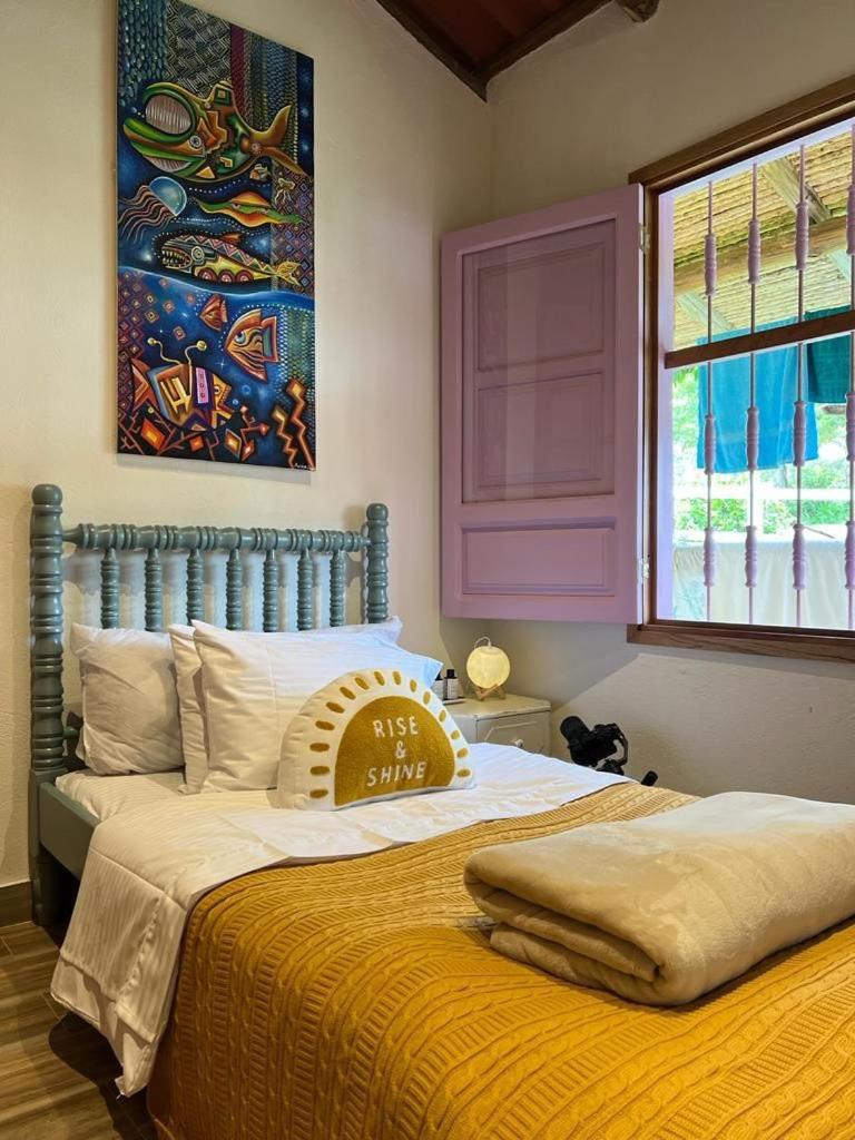 LA HERMOSA CASA AMARILLA