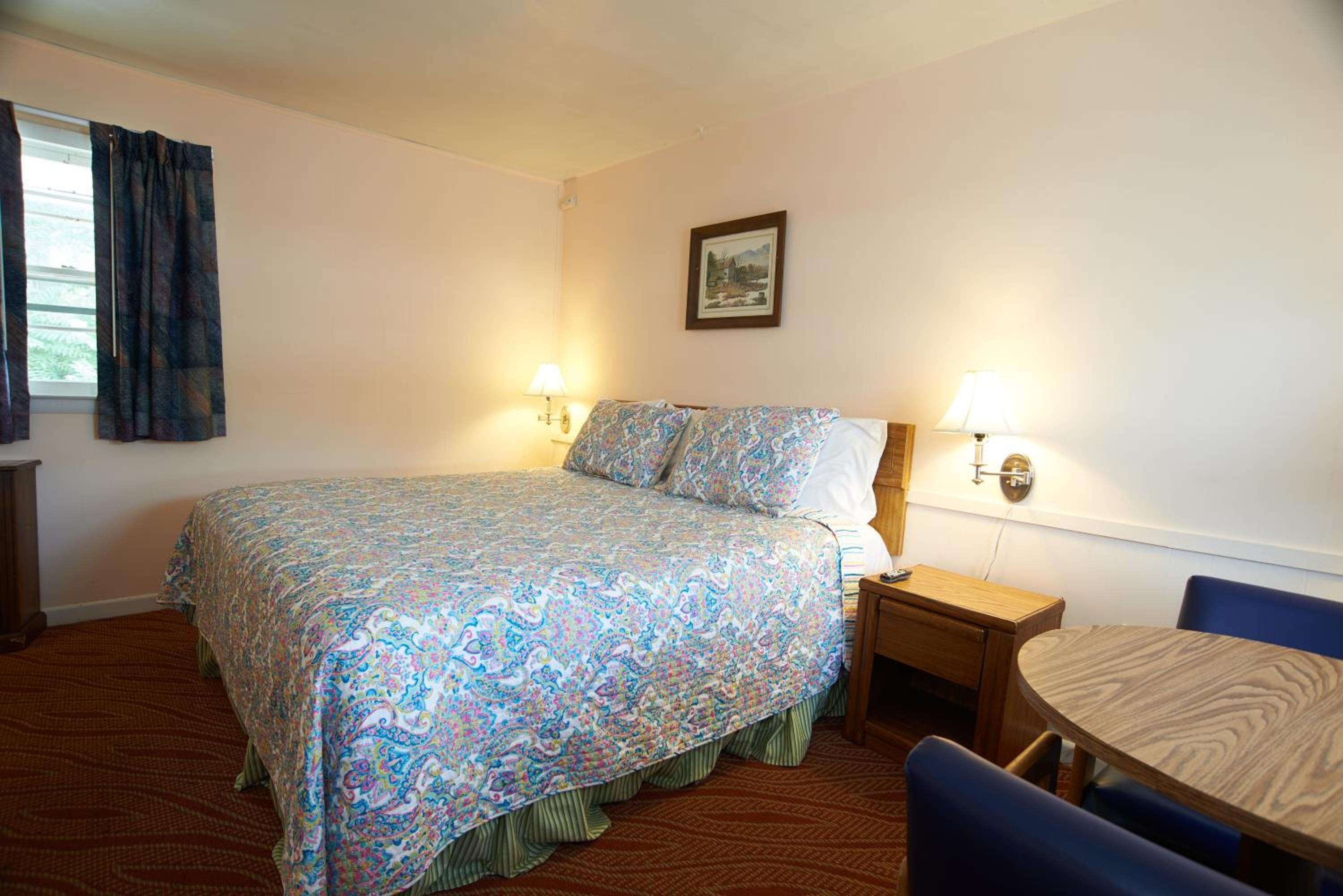 Clinton Vacations - Clinton Motel - Property Image 15
