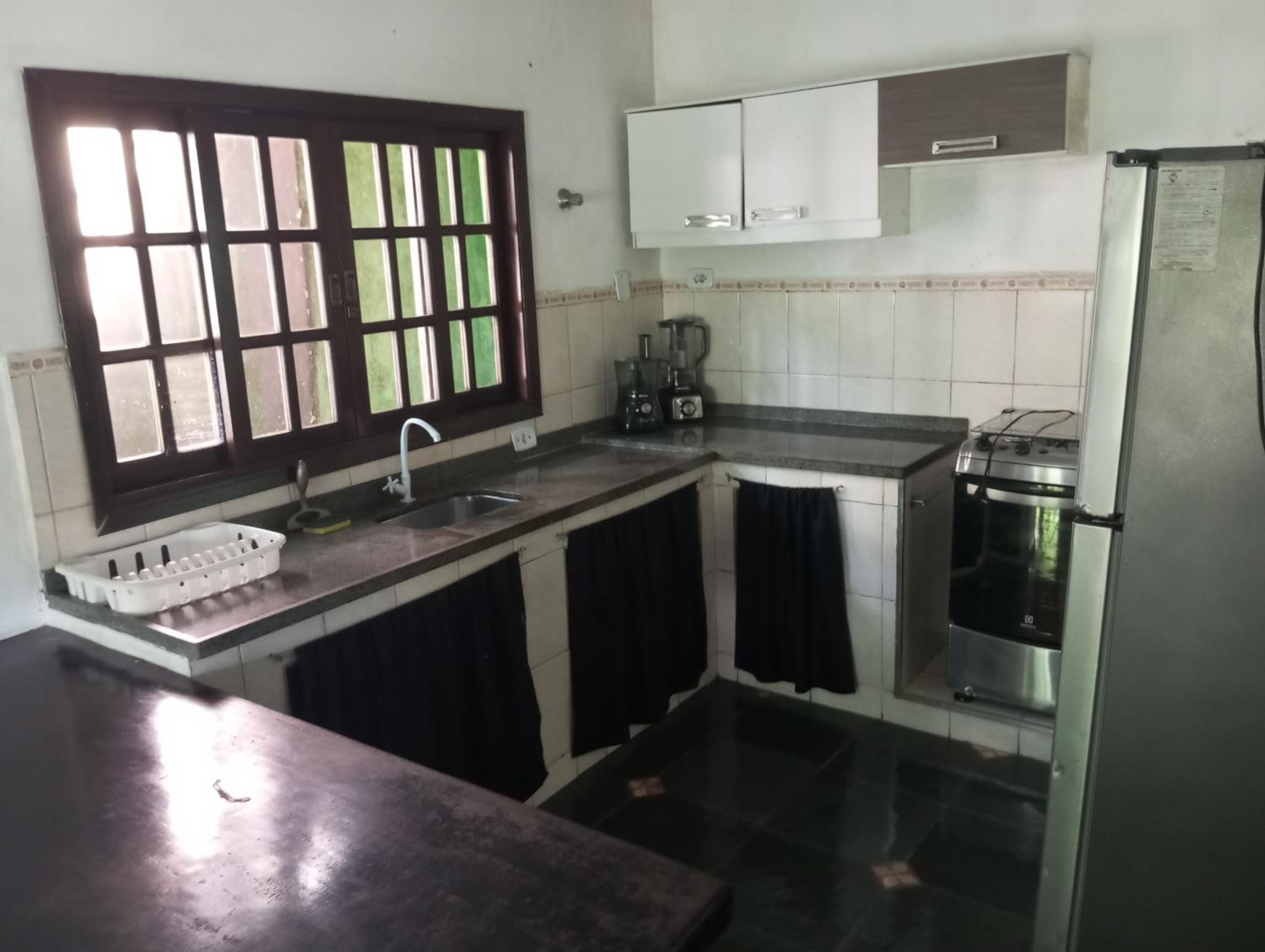 Casa no centro de Caraguatatuba próx da praia