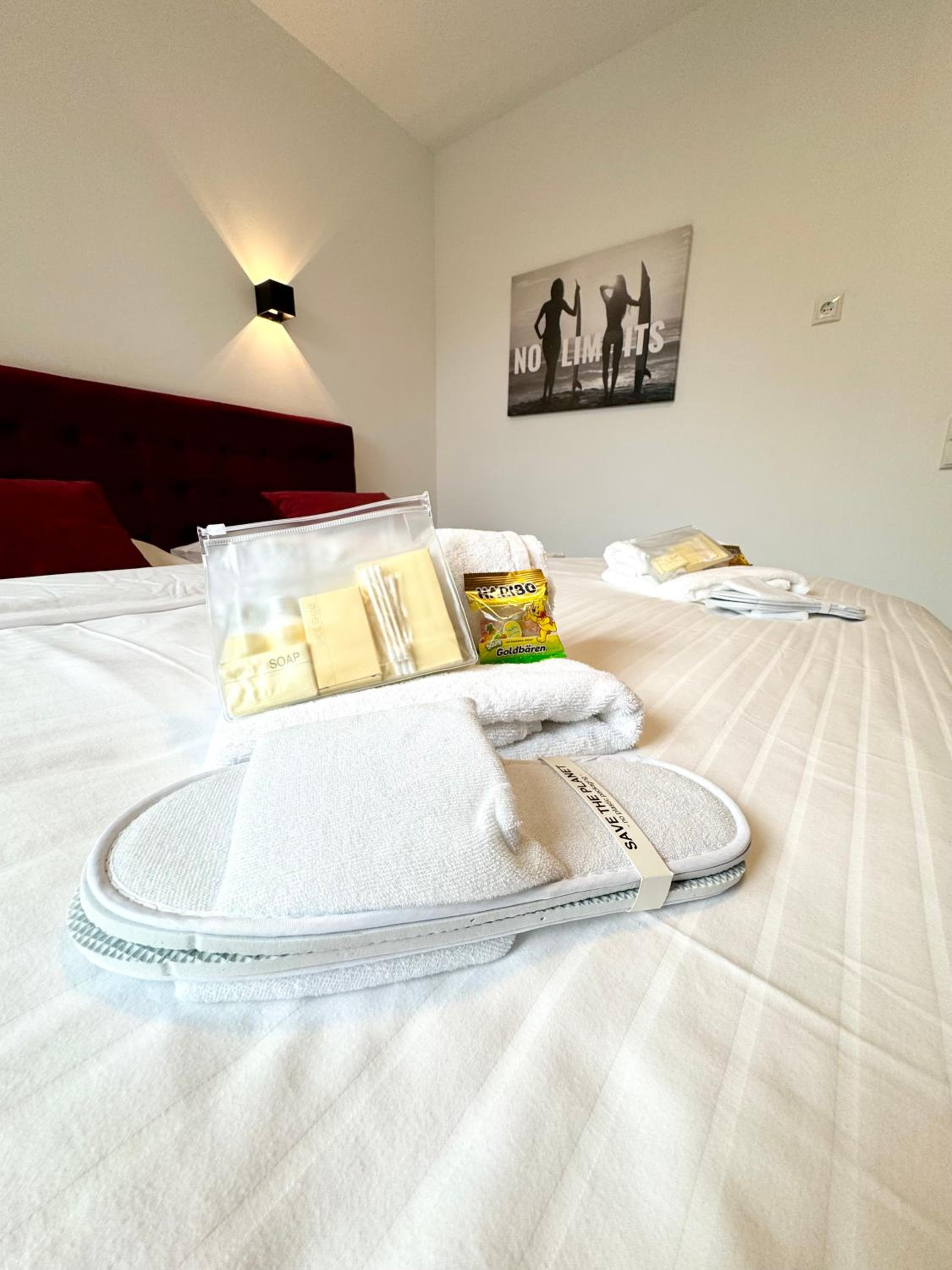Möblierte Wohnung + Parkplatz und Terrasse