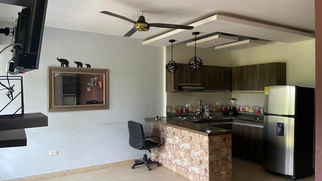 Casa Aranda a 500 mts de la Hacienda Nápoles