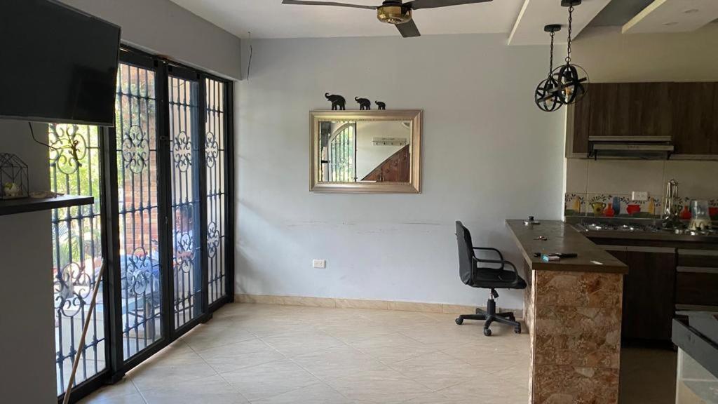 Casa Aranda a 500 mts de la Hacienda Nápoles