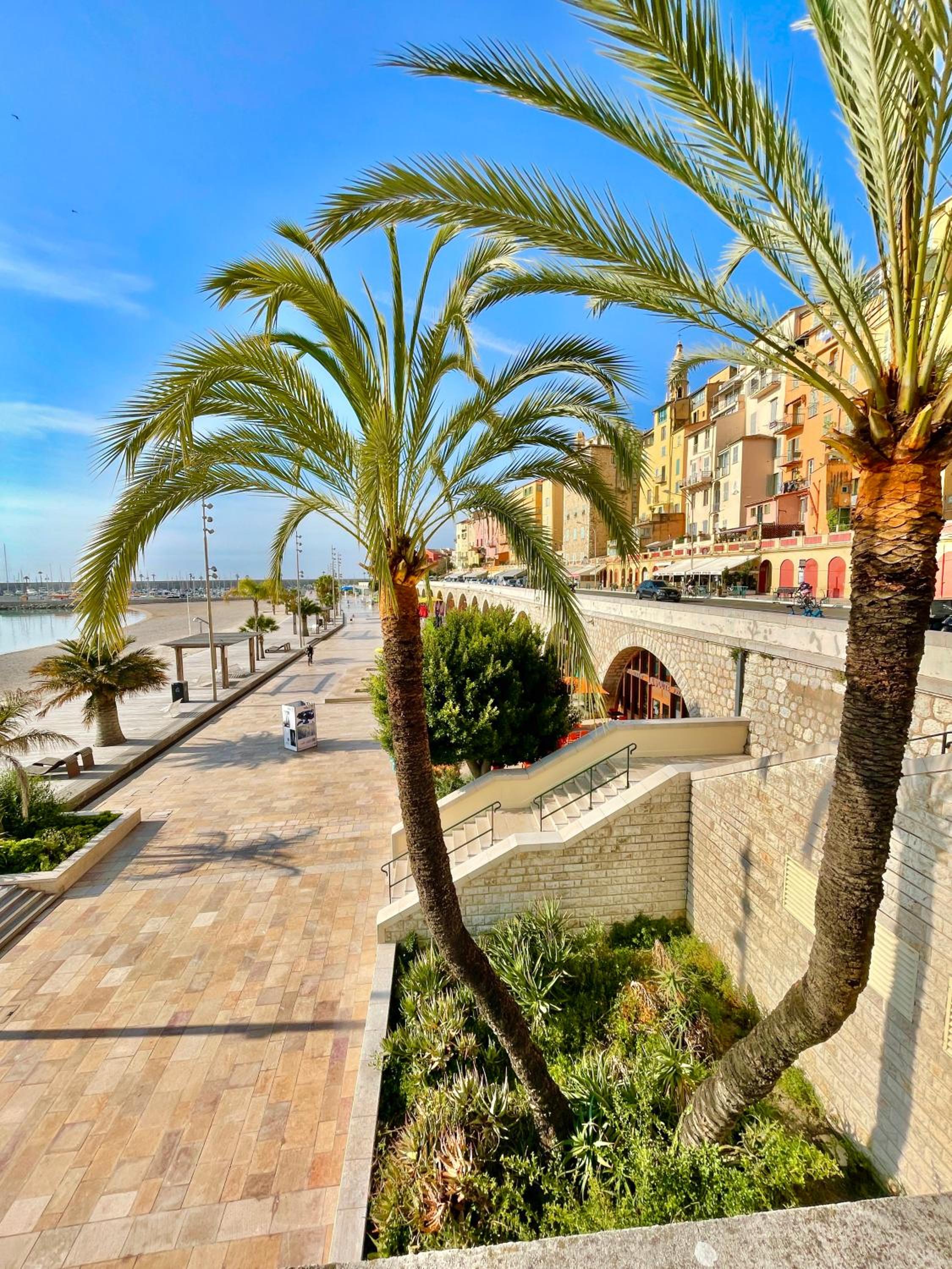 L'Orient Palace Apartments