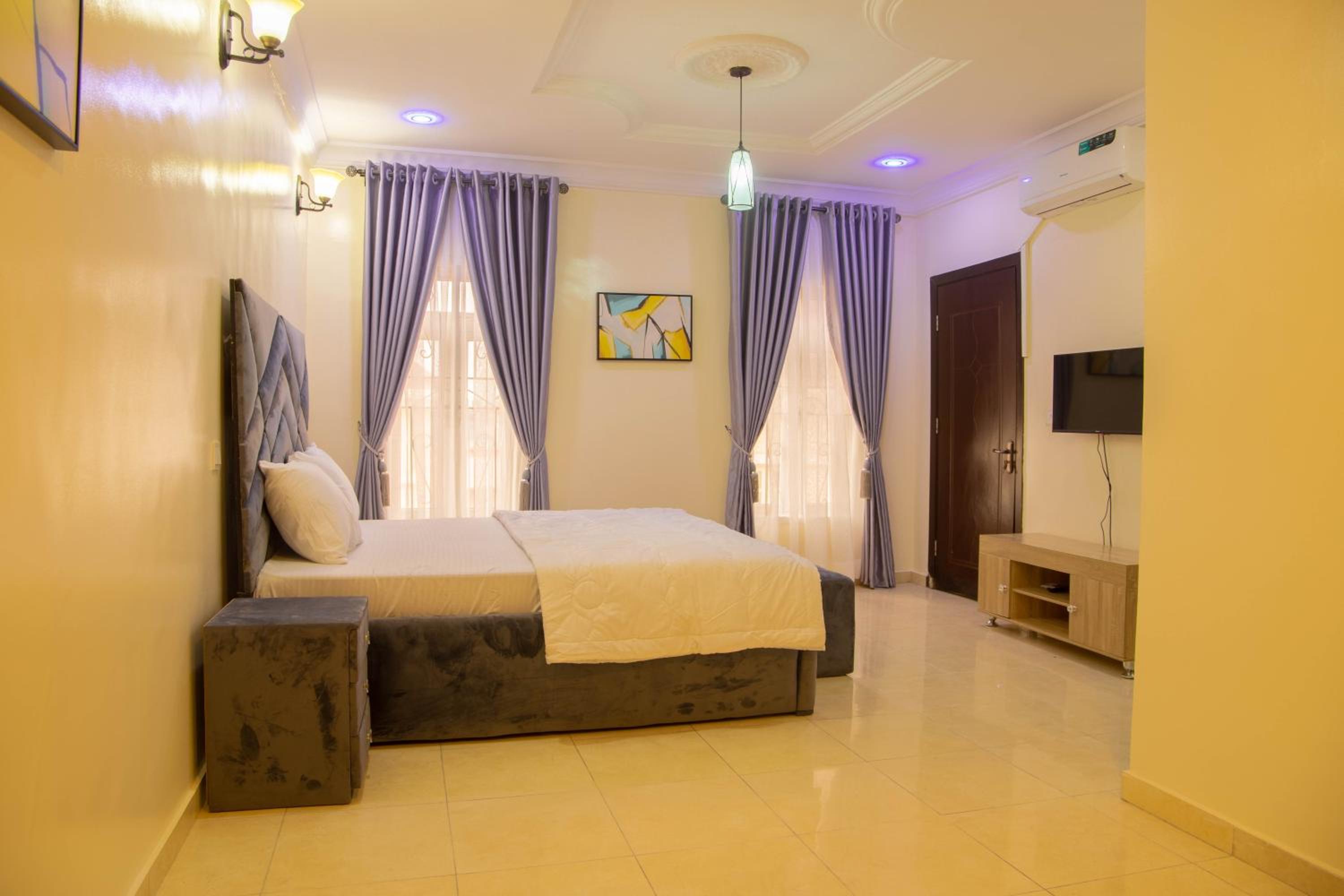 House 4 Guest House & Apartments view 4