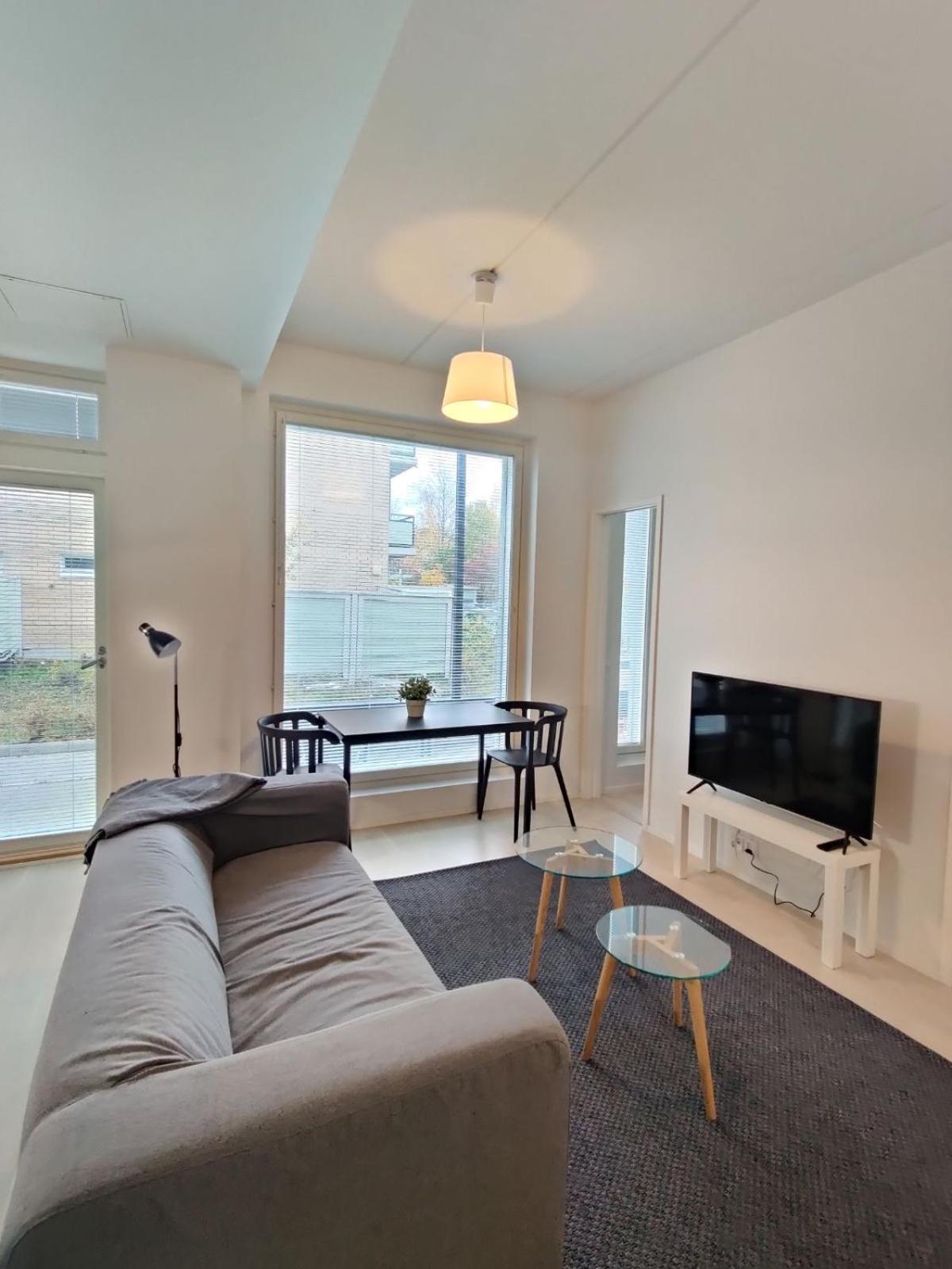 Comfortable new one-bedroom for 3. Airport/Tikkurila view 4