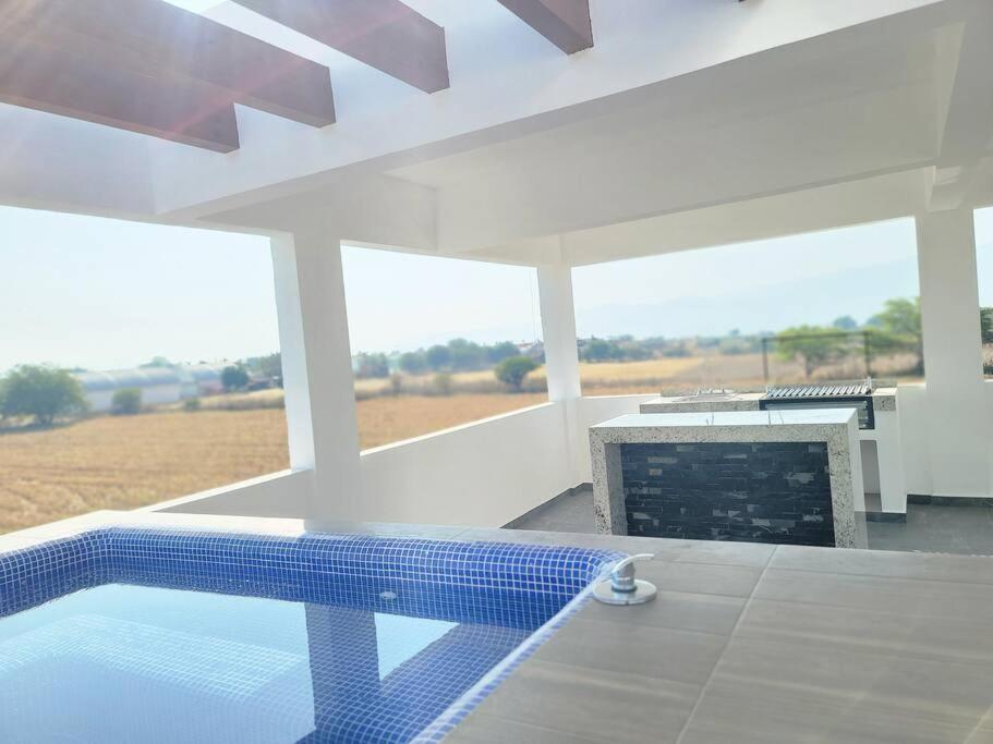 Casa grande en Tequesquitengo