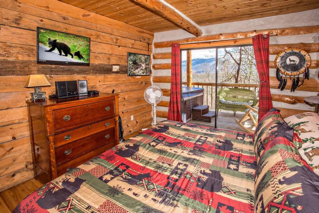 The Pine Knot Cabin