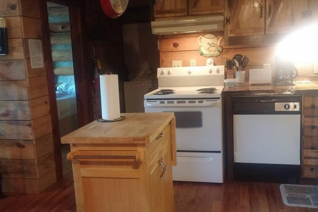 The Pine Knot Cabin