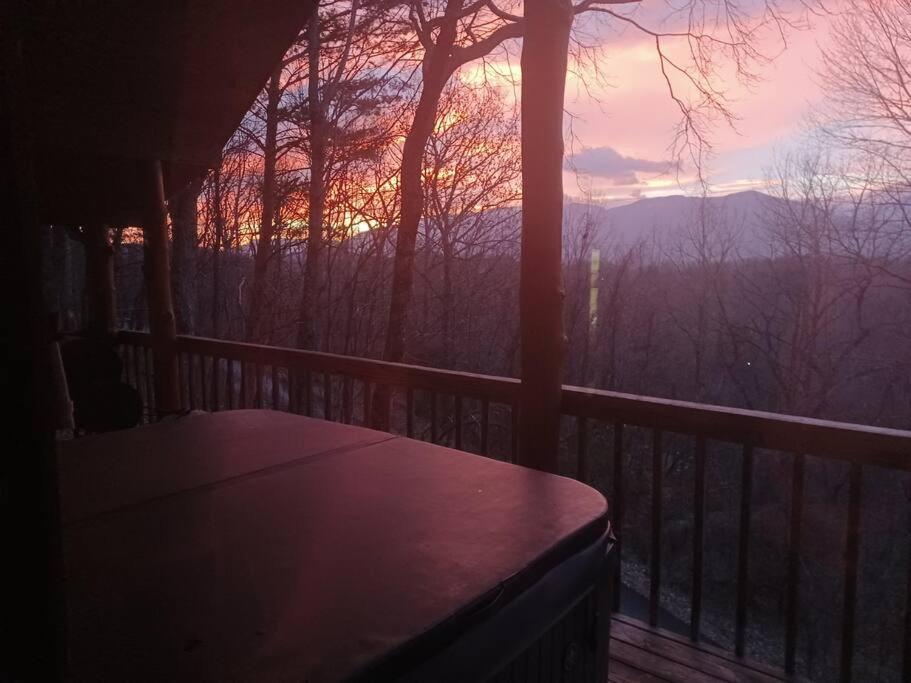 The Pine Knot Cabin