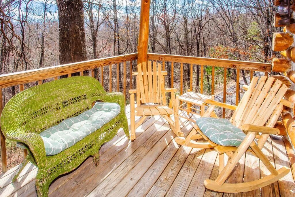 The Pine Knot Cabin