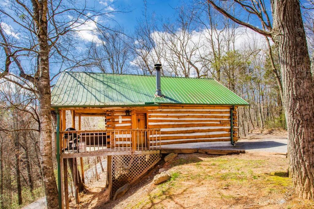 The Pine Knot Cabin