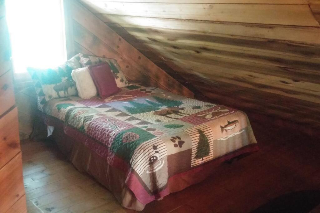 The Pine Knot Cabin