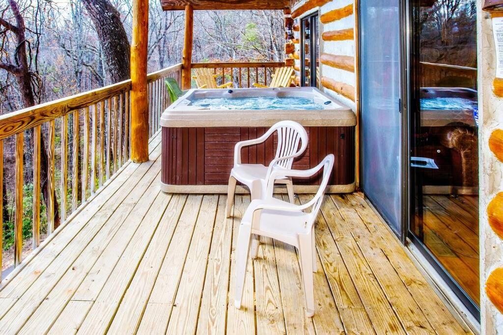 The Pine Knot Cabin