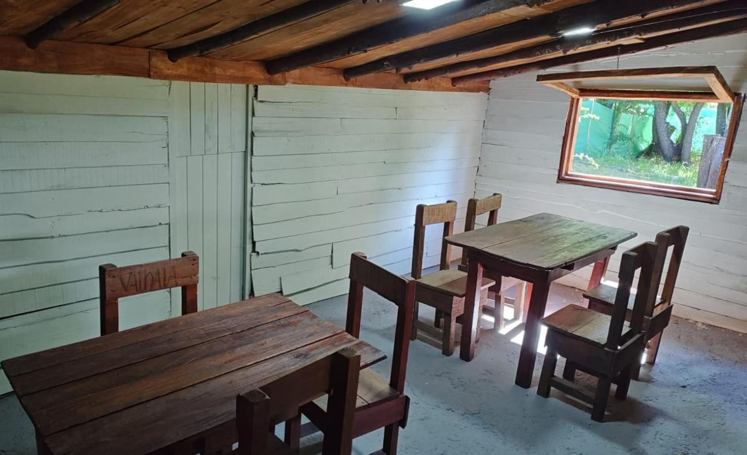 Hostel,Dormis y Camping Costa Bolsón