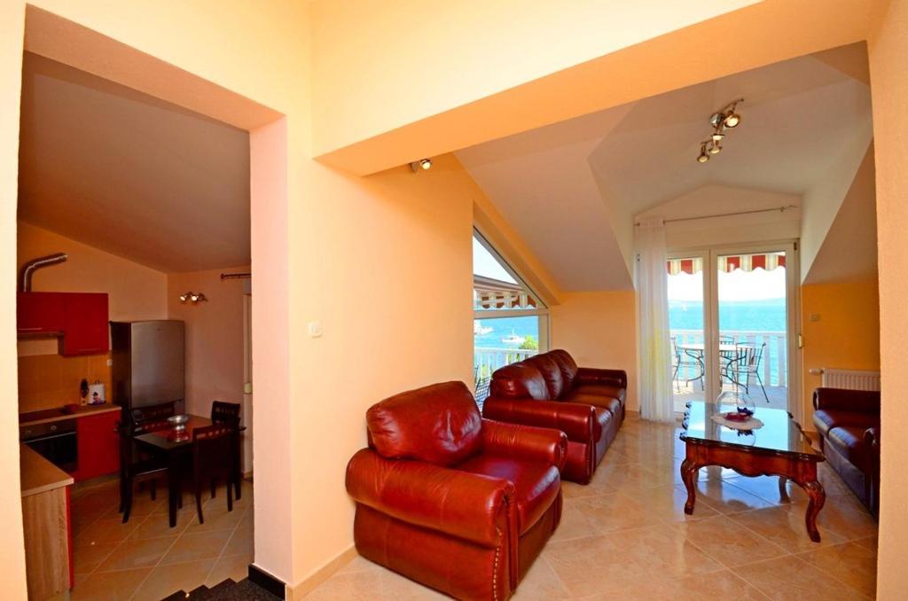 Apartment Luxury Cream