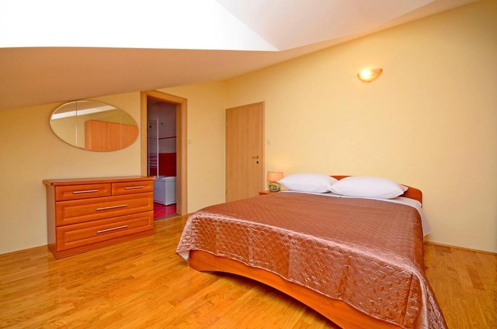 Apartment Luxury Cream