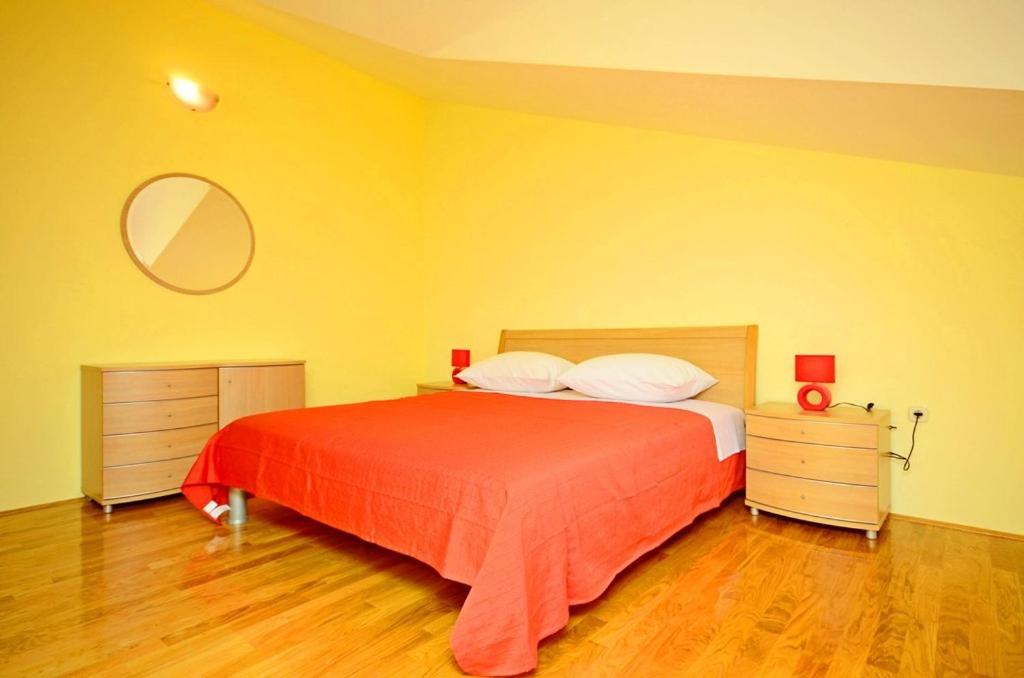 Apartment Luxury Cream