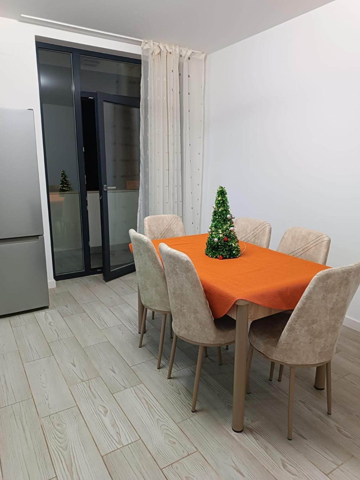 Apartament 2 camere, bloc nou, lângă Promenada Moll, capacitate 4 persoane view 5