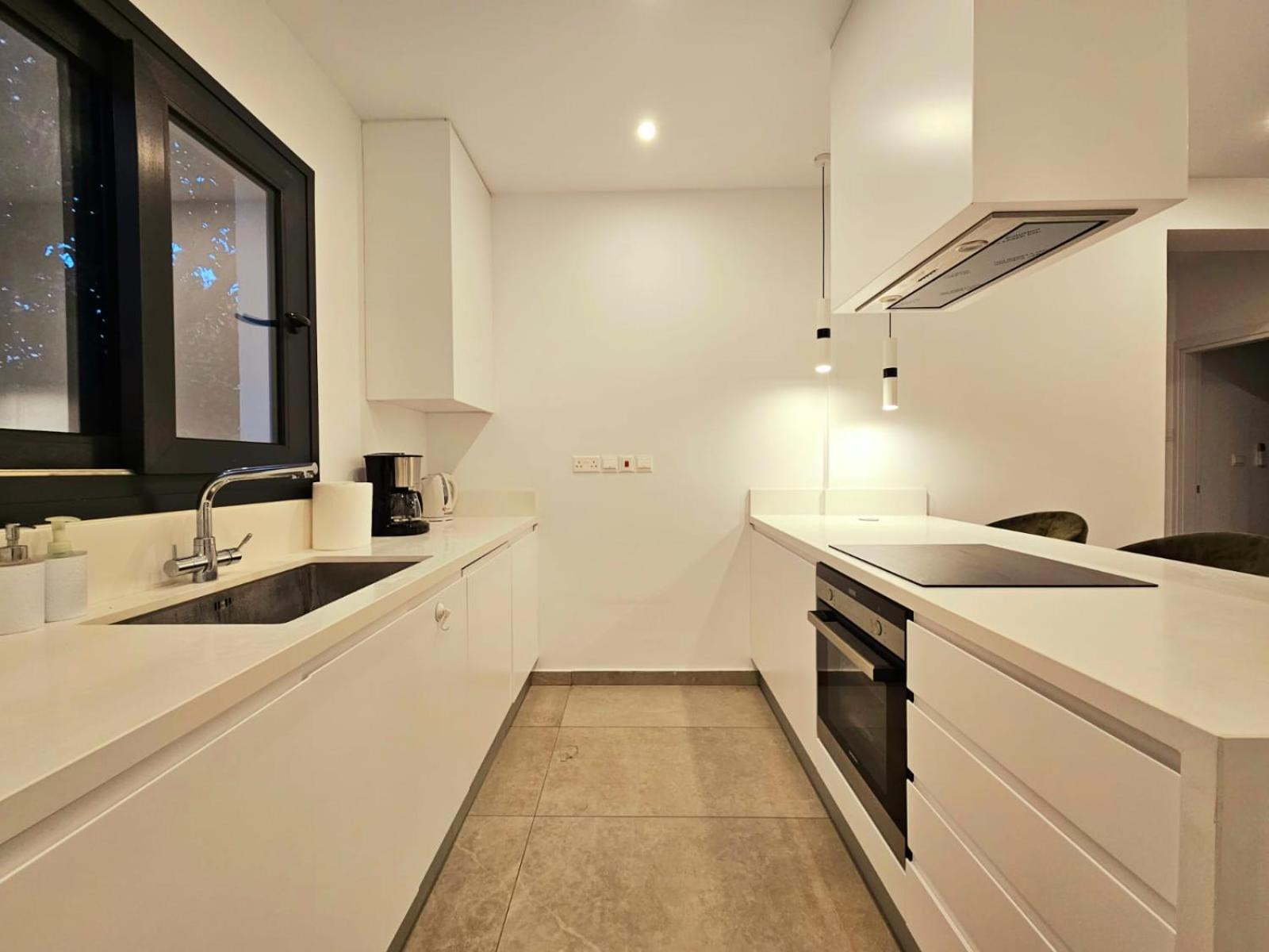 2 Bedrooms Beach Apartment