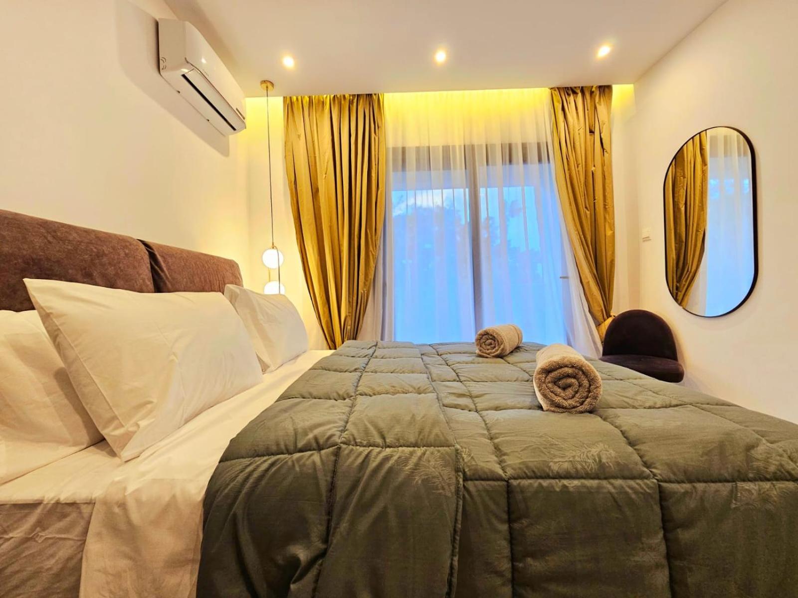 2 Bedrooms Beach Apartment