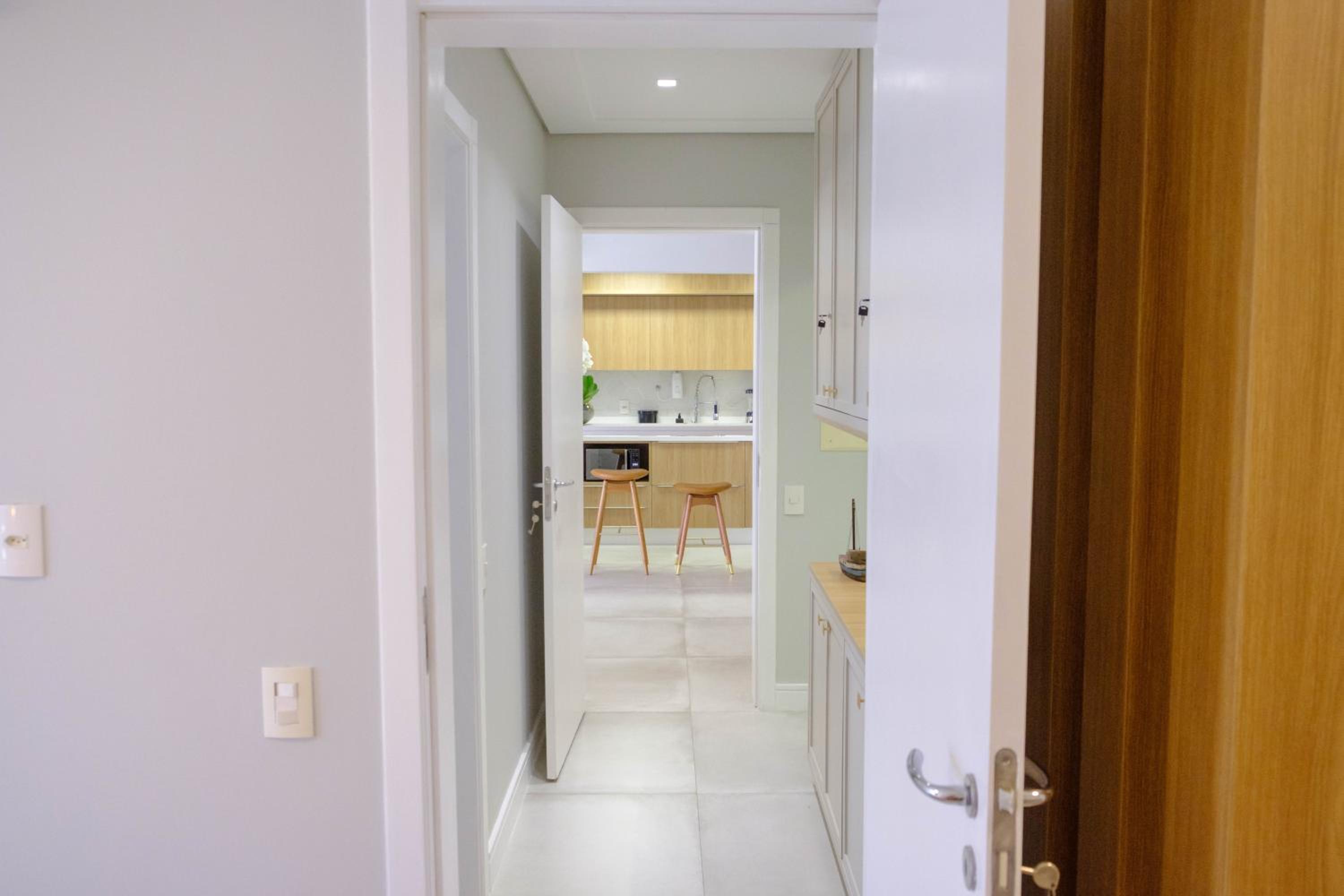 Essence Life Residence com Vista Mar, apartamento completo com 2 quartos em Condomínio Clube a 100 metros da Praia do Campeche, Florianópolis