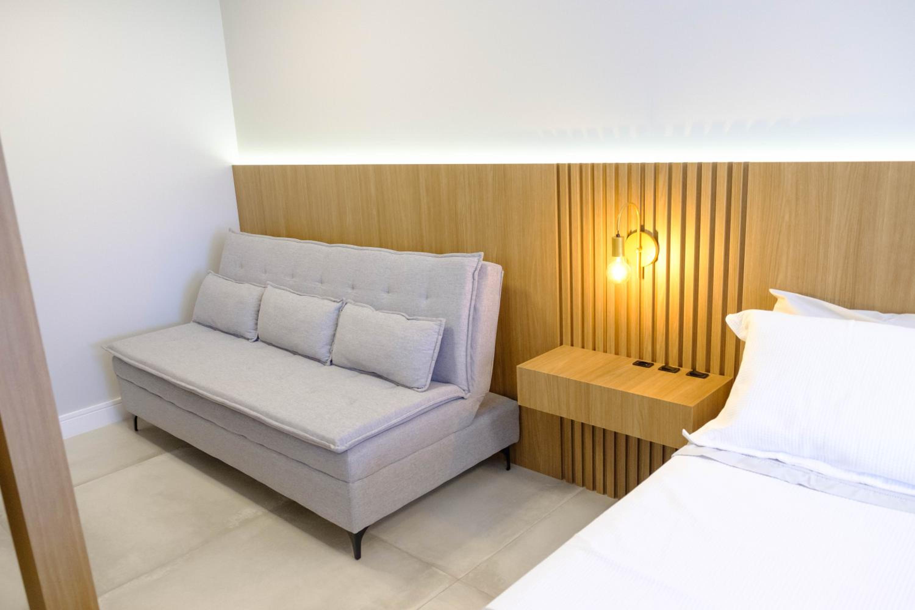 Essence Life Residence com Vista Mar, apartamento completo com 2 quartos em Condomínio Clube a 100 metros da Praia do Campeche, Florianópolis