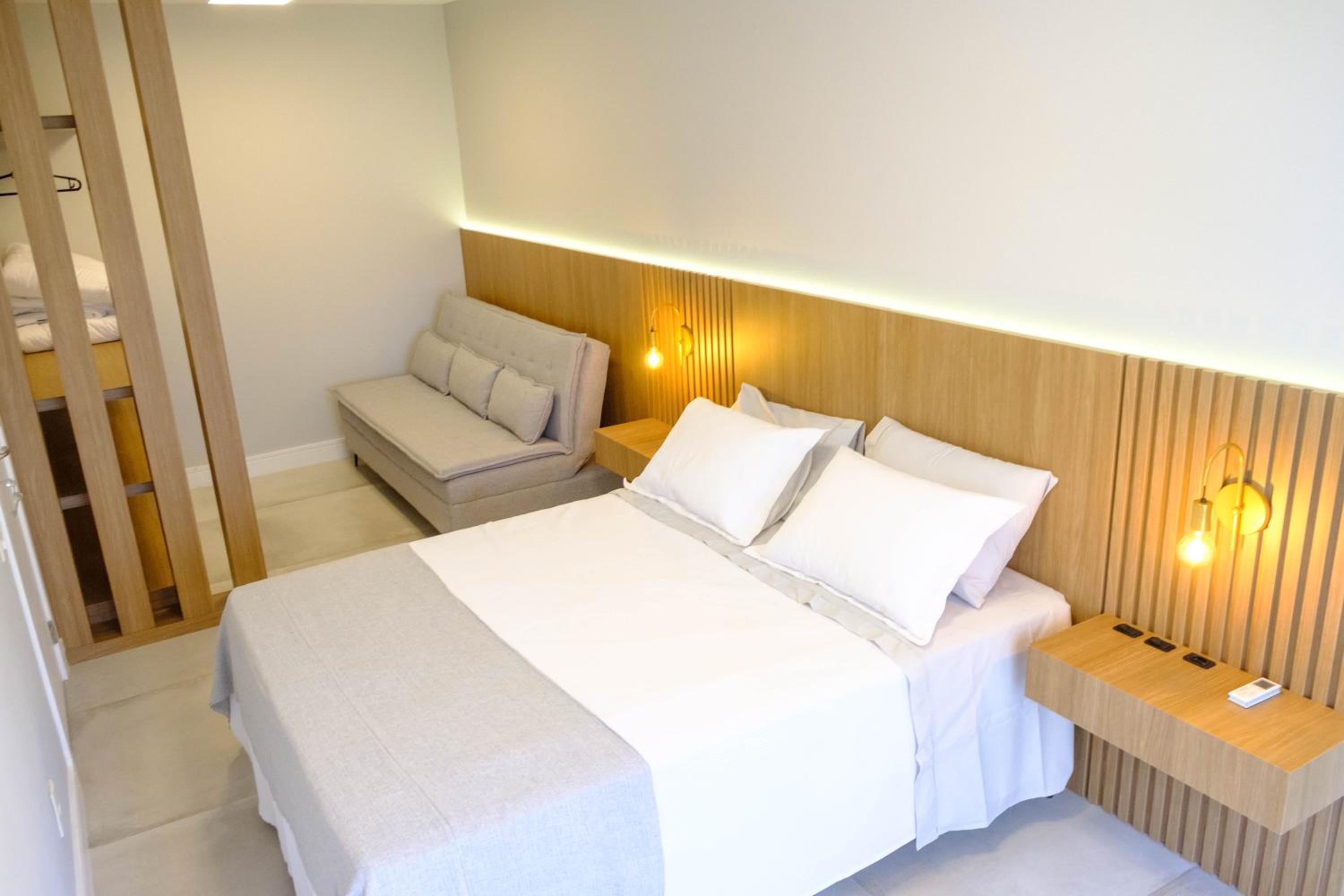 Essence Life Residence com Vista Mar, apartamento completo com 2 quartos em Condomínio Clube a 100 metros da Praia do Campeche, Florianópolis