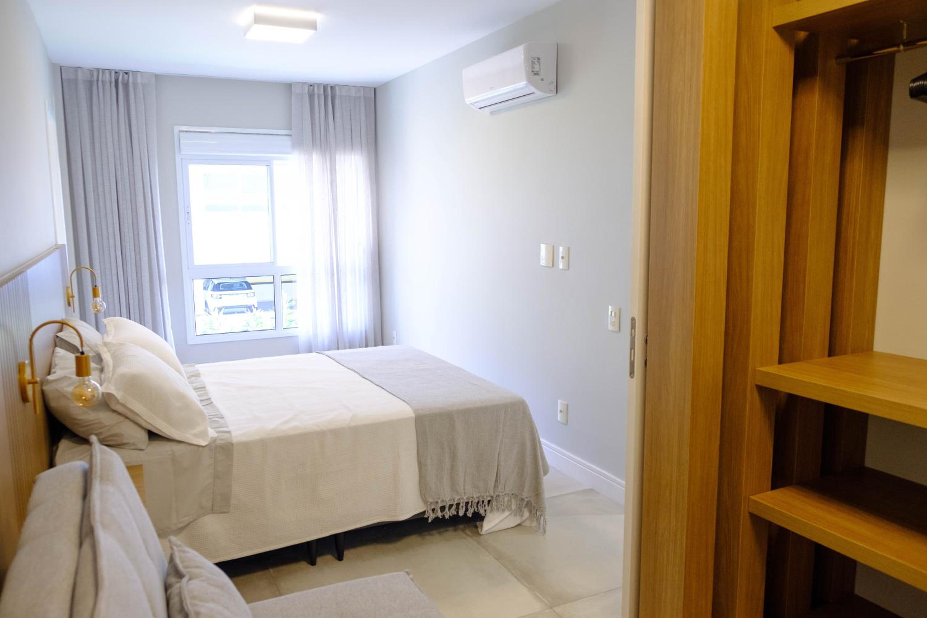 Essence Life Residence com Vista Mar, apartamento completo com 2 quartos em Condomínio Clube a 100 metros da Praia do Campeche, Florianópolis