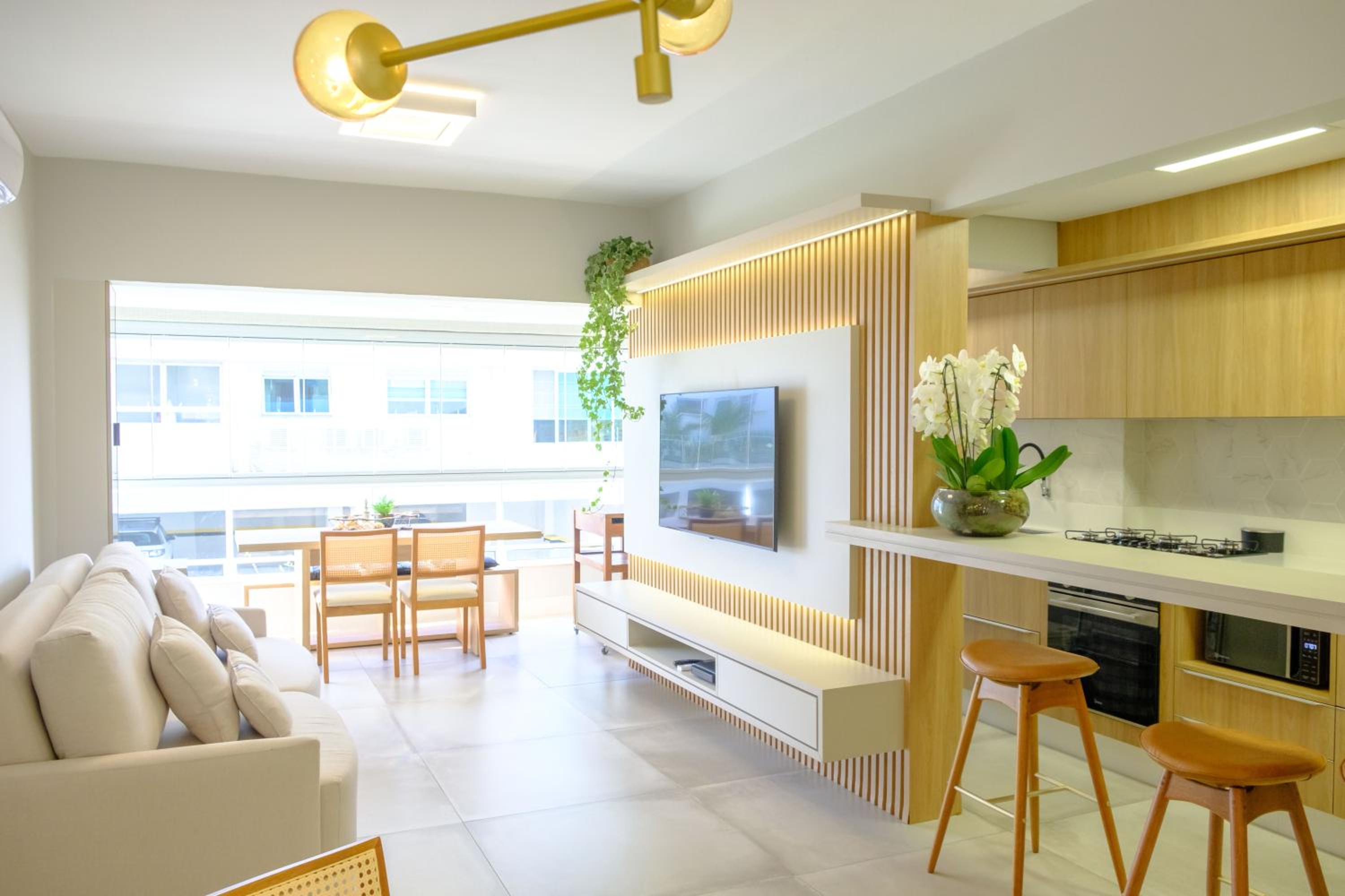 Essence Life Residence com Vista Mar, apartamento completo com 2 quartos em Condomínio Clube a 100 metros da Praia do Campeche, Florianópolis