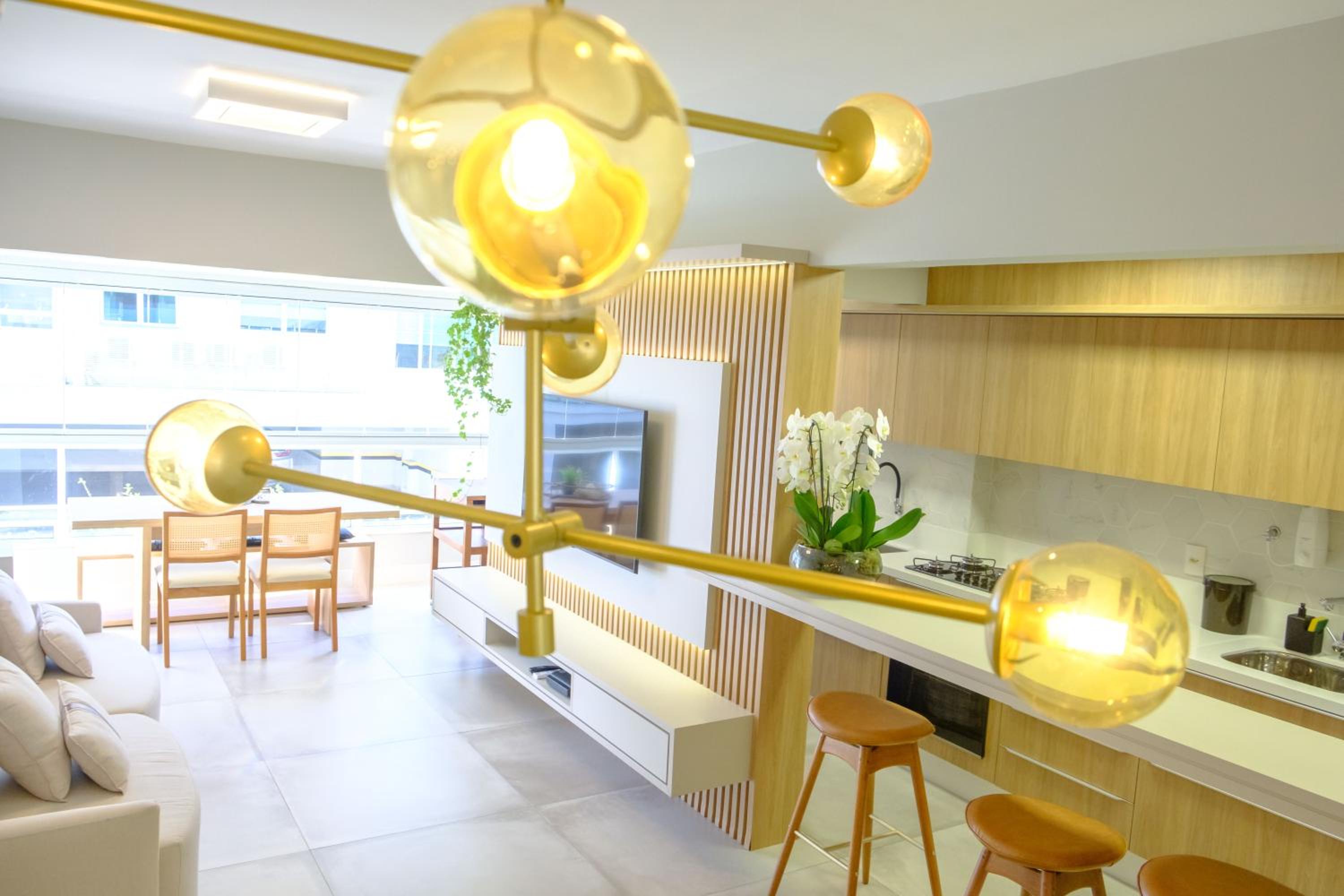 Essence Life Residence com Vista Mar, apartamento completo com 2 quartos em Condomínio Clube a 100 metros da Praia do Campeche, Florianópolis