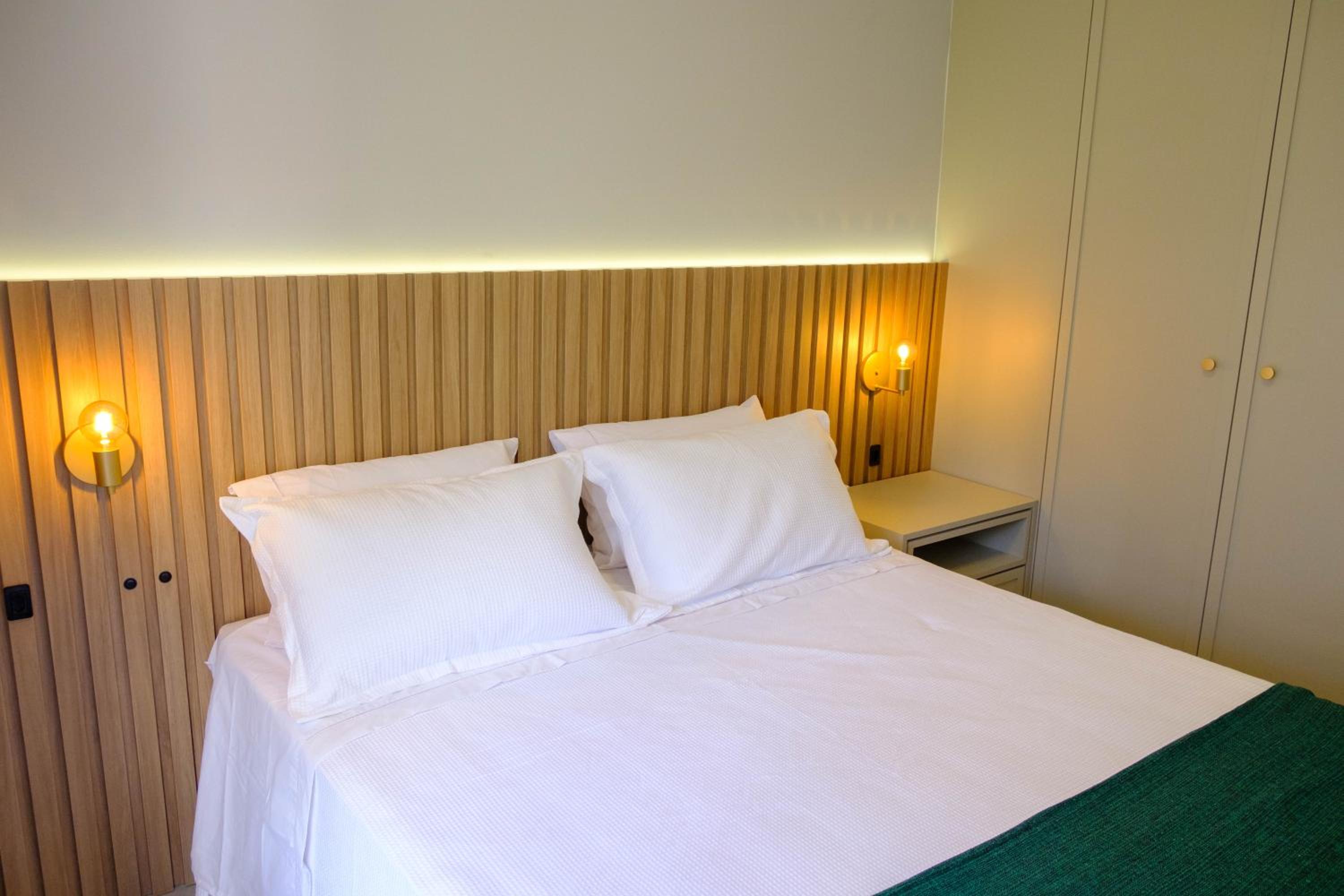 Essence Life Residence com Vista Mar, apartamento completo com 2 quartos em Condomínio Clube a 100 metros da Praia do Campeche, Florianópolis